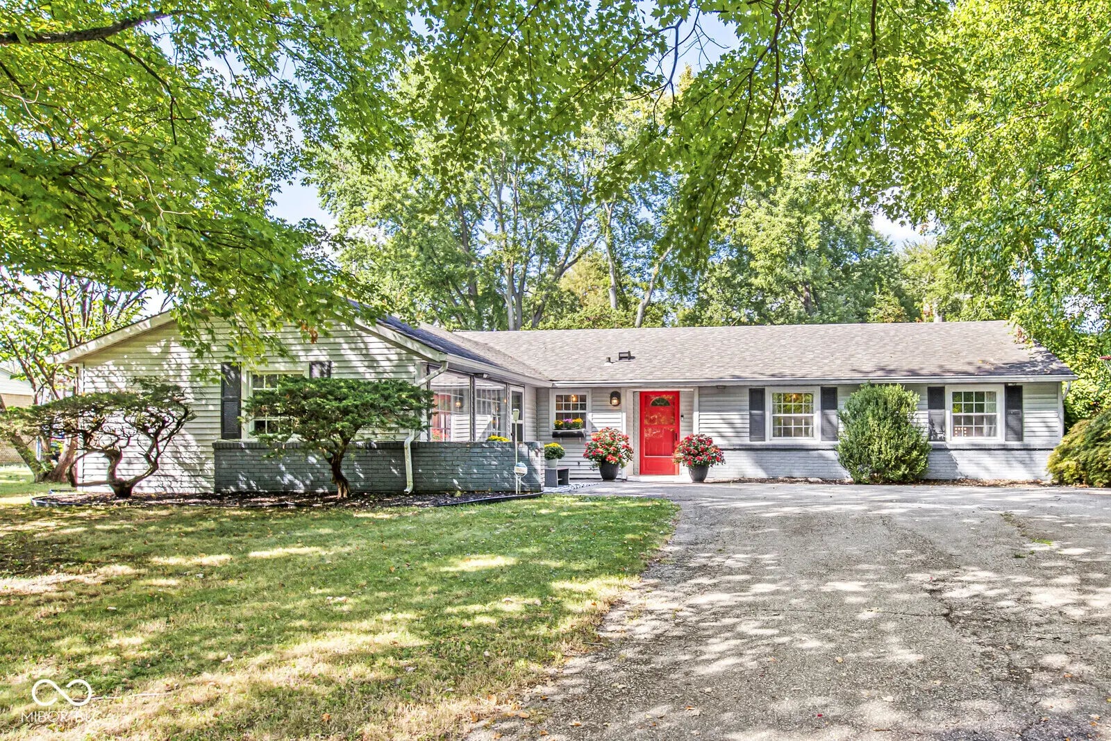 1550 W 72nd Street, Indianapolis