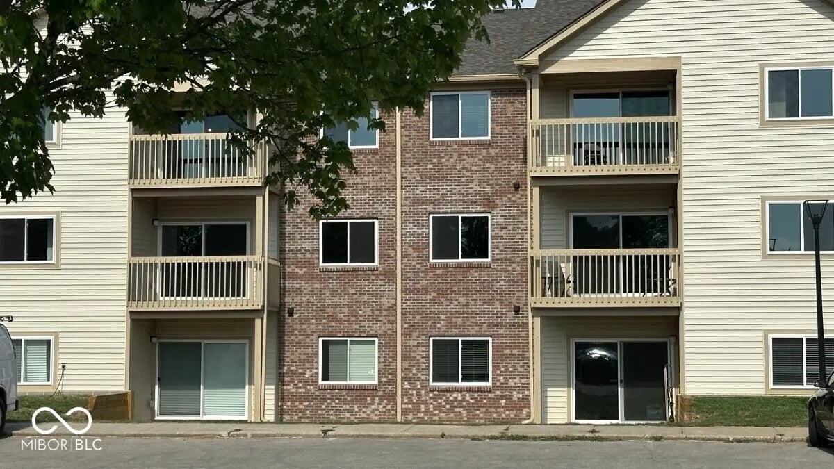Photo of 12517 Timber Creek Drive Unit 2 Carmel, IN 46032