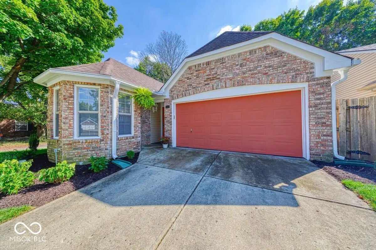 5167 Pin Oak Drive, Indianapolis