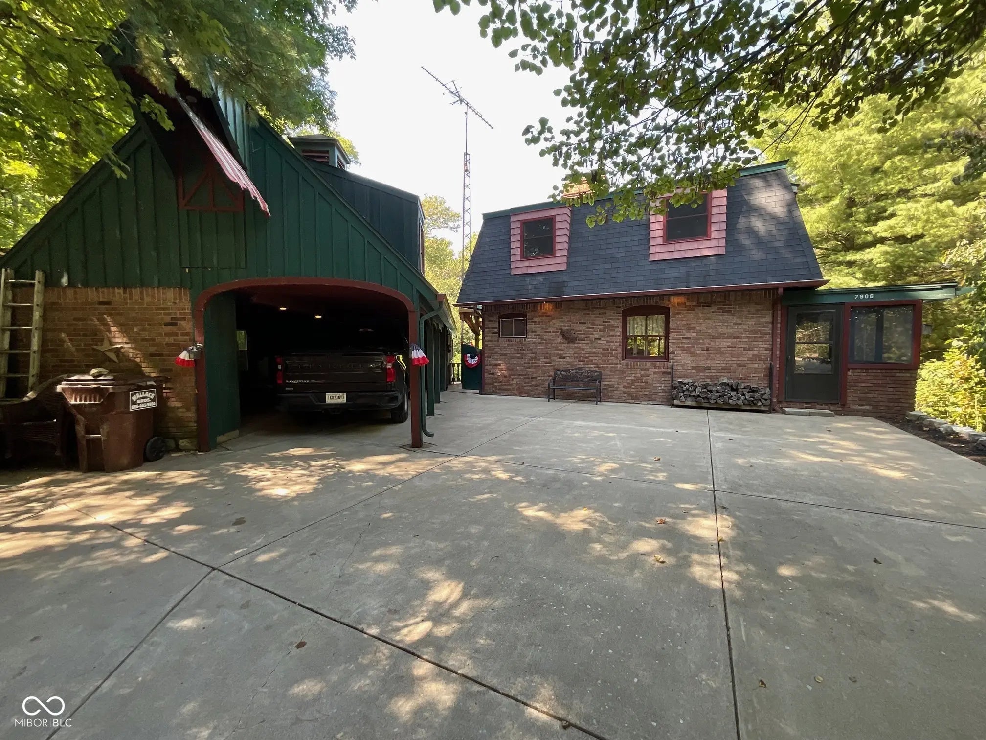 7906 E 240 S, Rockville