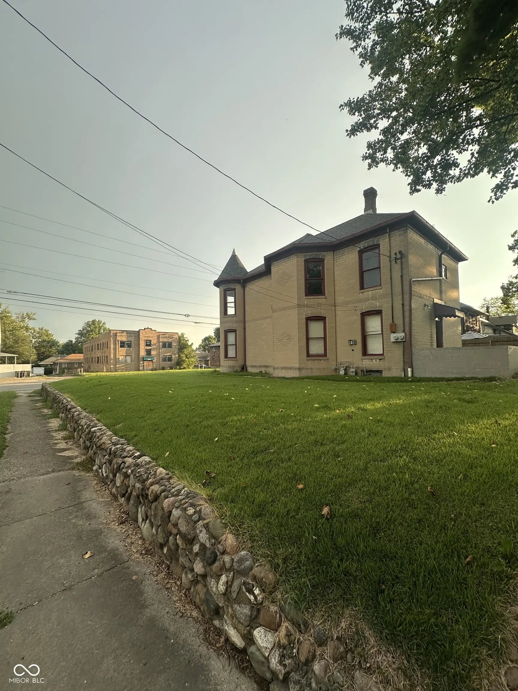 4626 E Washington Street, Indianapolis