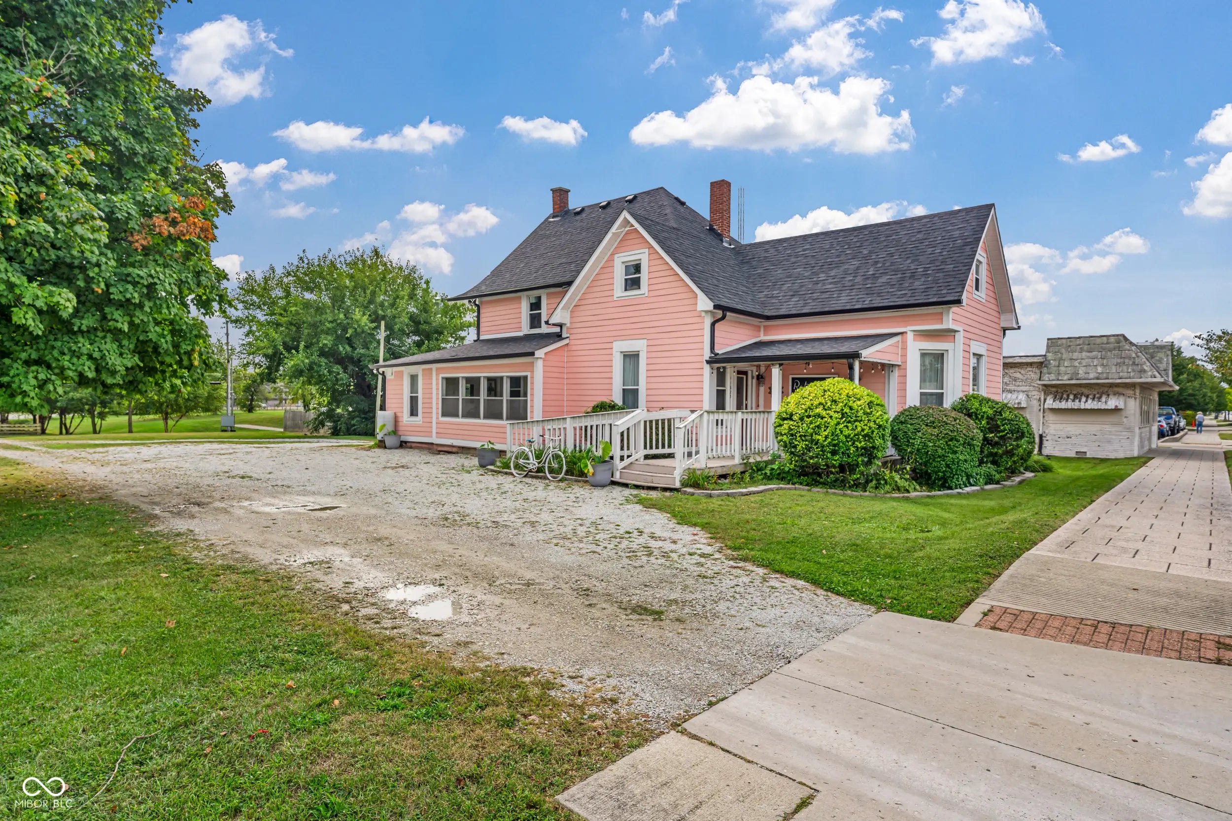 11623 E Washington Street, Indianapolis