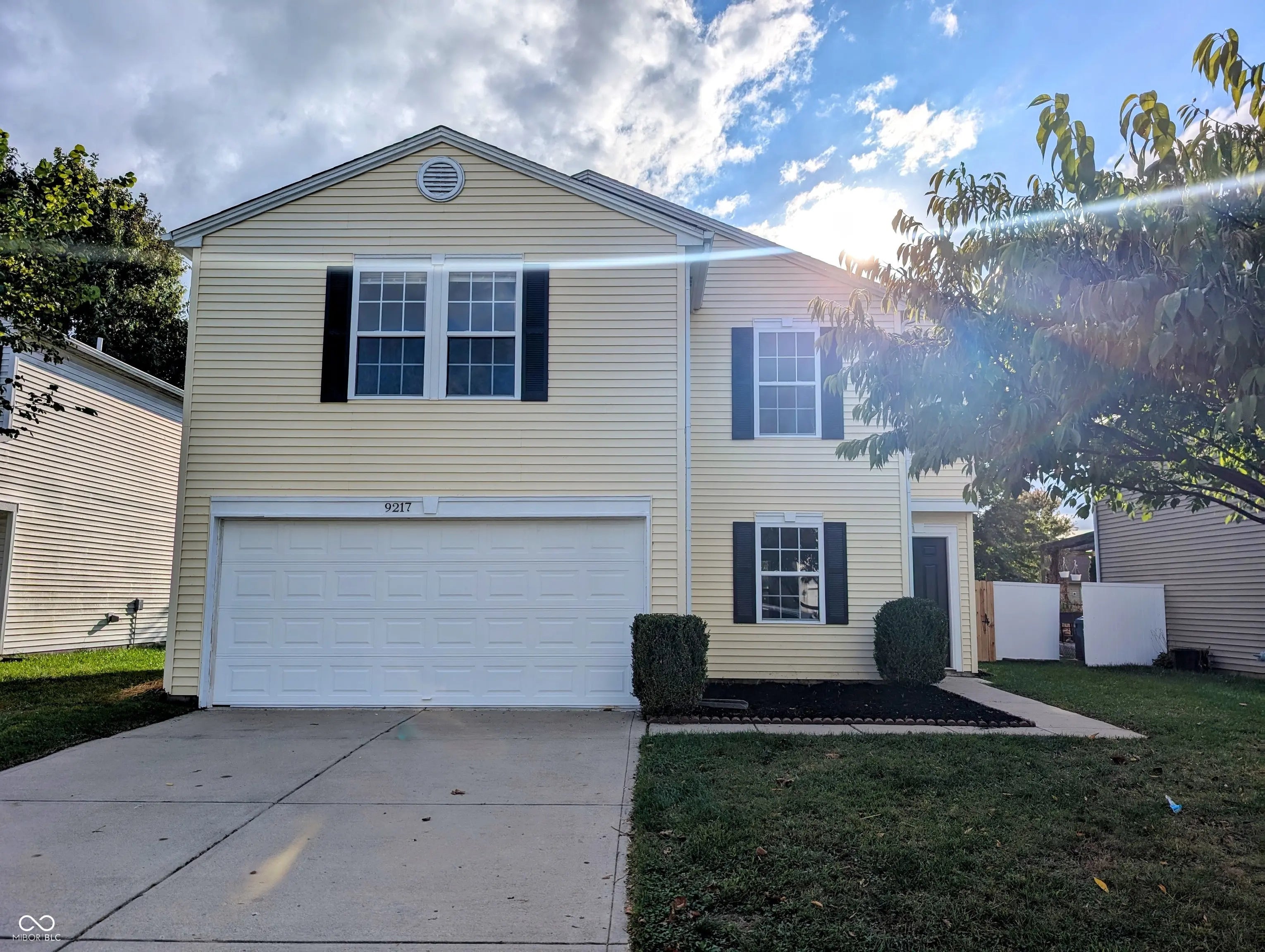 9217 Middlebury Way, Indianapolis