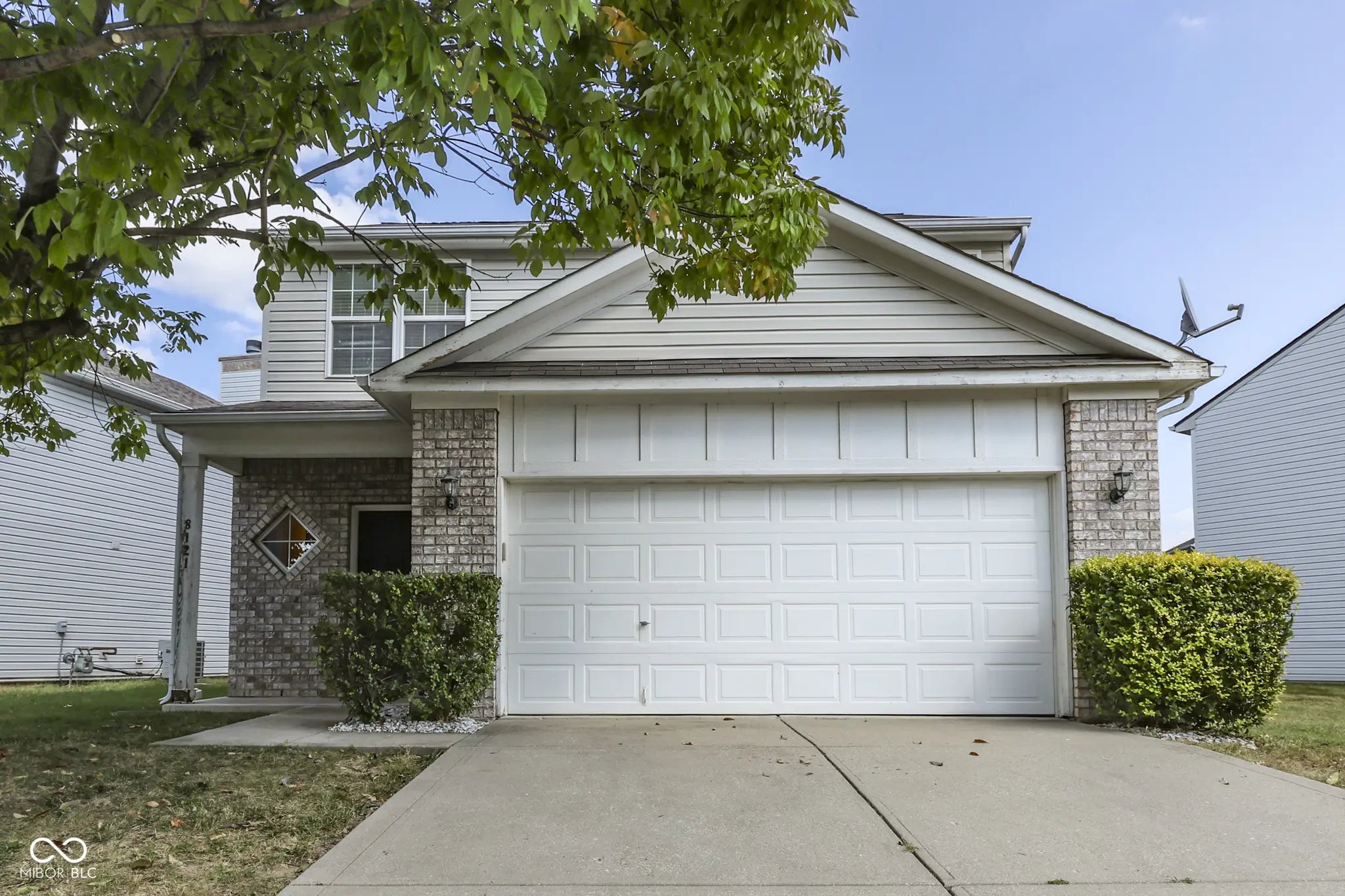 8121 Whitview Drive, Indianapolis