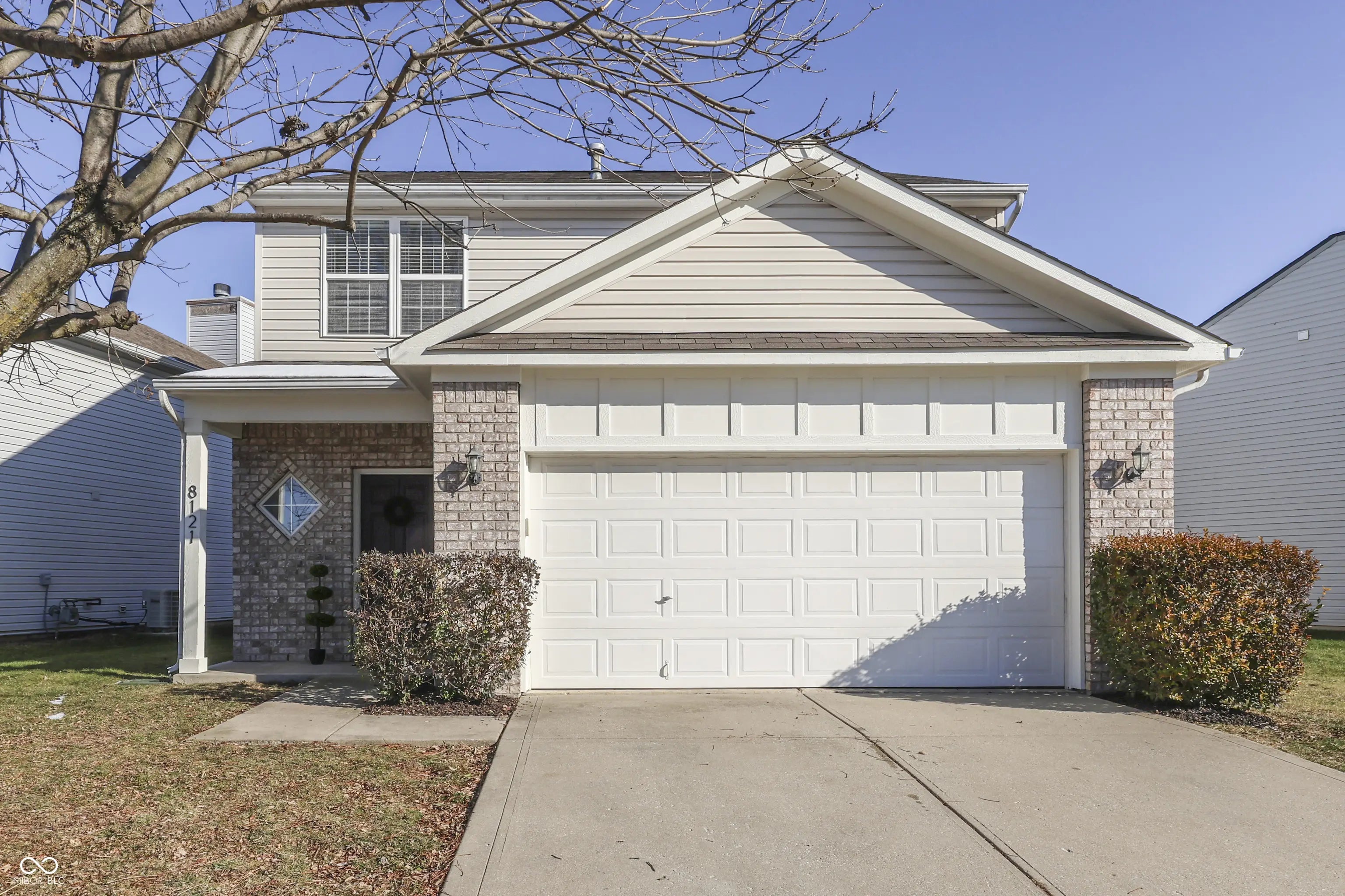 Photo of 8121 Whitview Drive Indianapolis, IN 46237