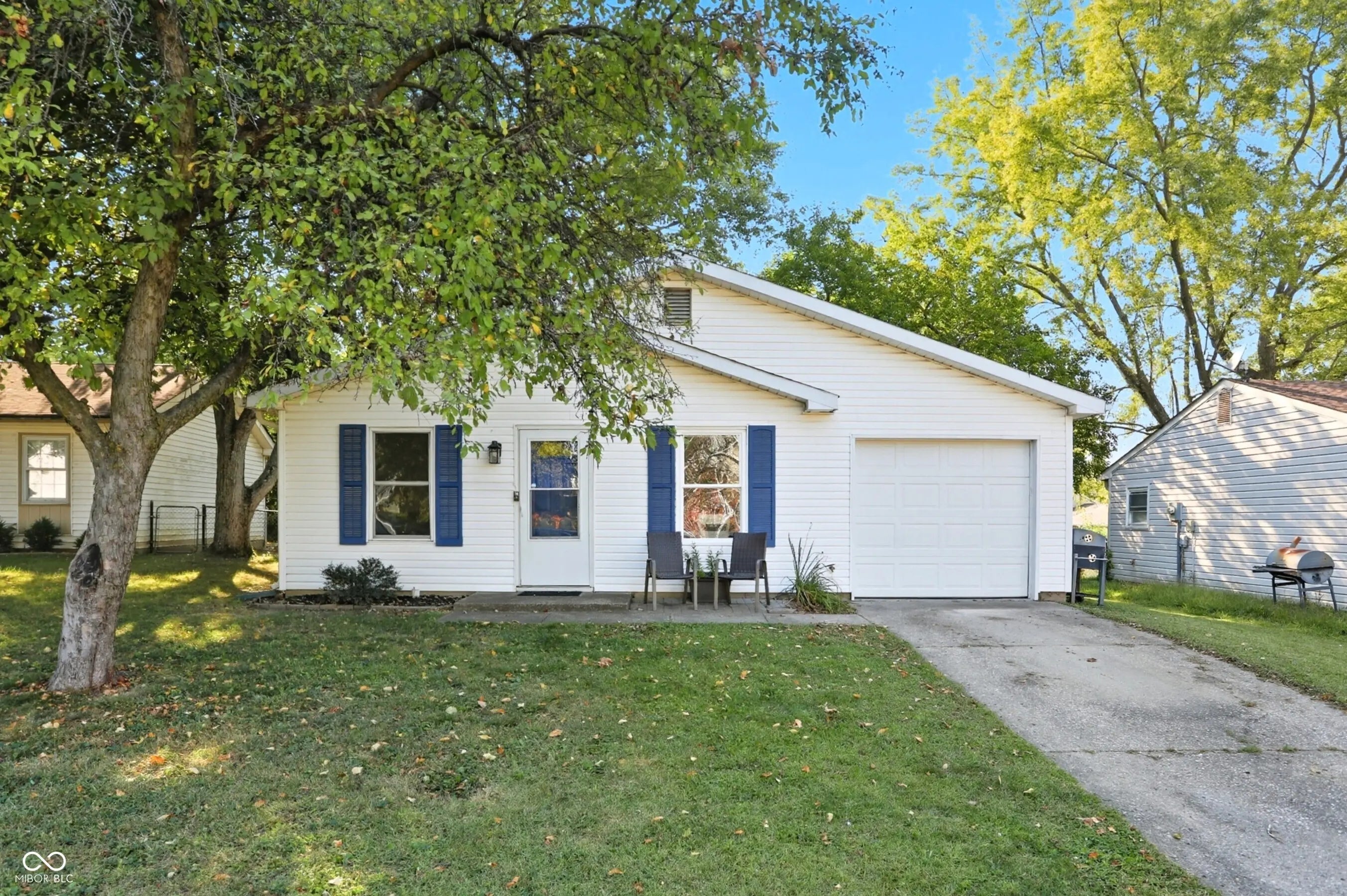 8050 Winchester Place, Indianapolis