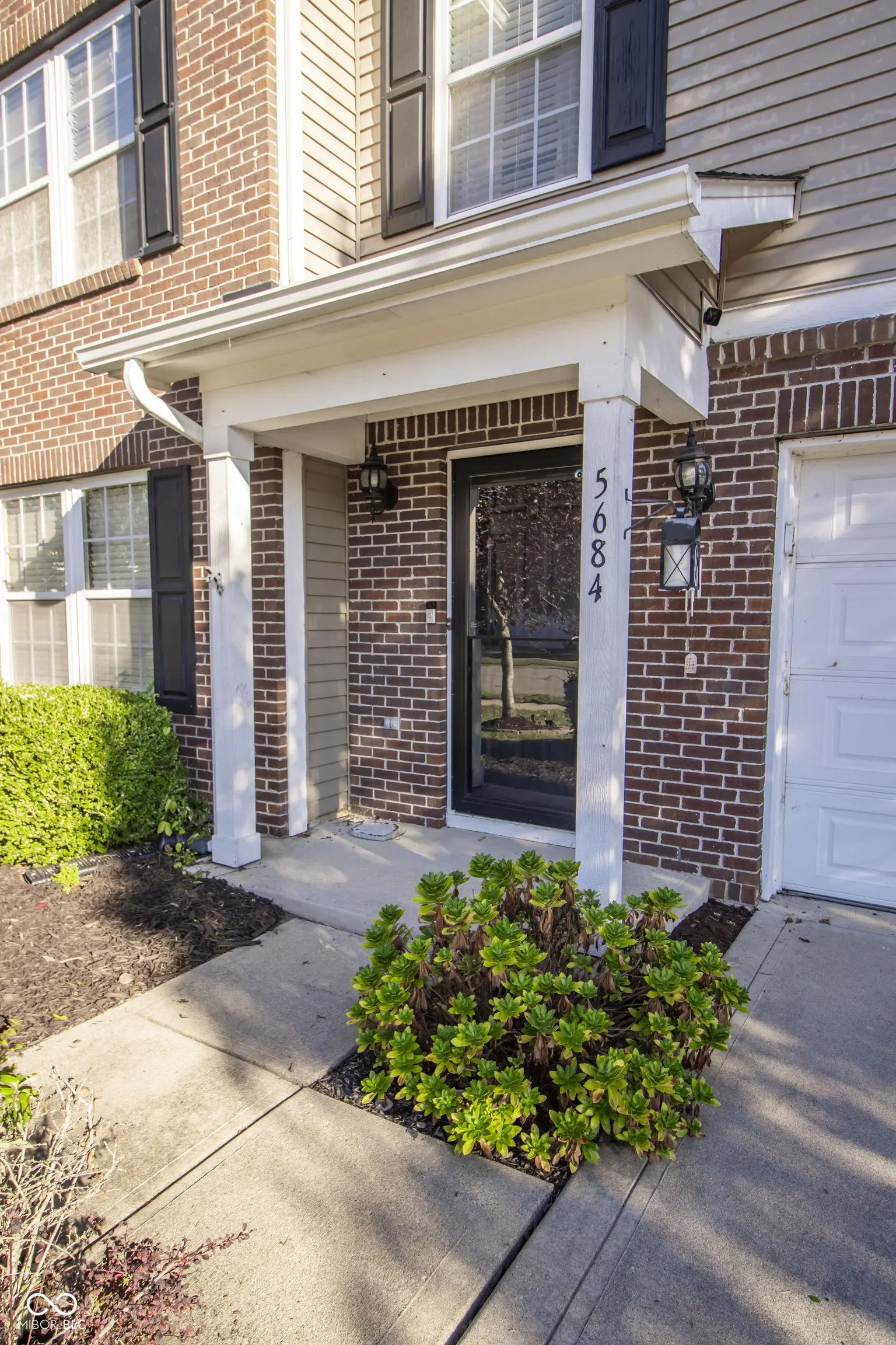 5684 W Woodview Trail, McCordsville