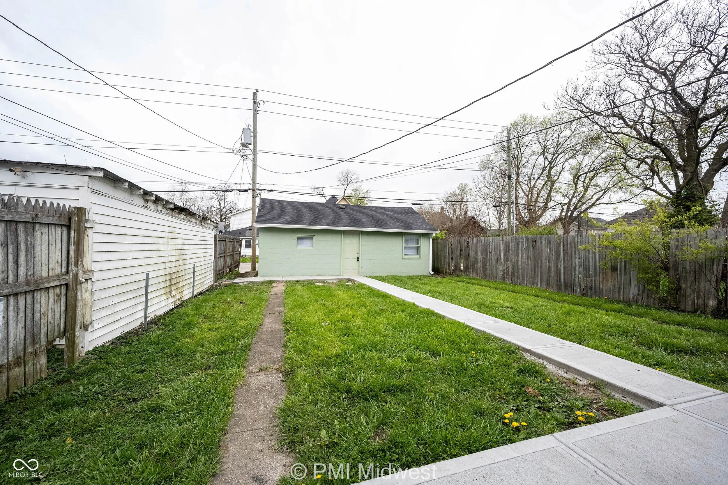 Photo of 238.5 N Beville Avenue Indianapolis, IN 46201