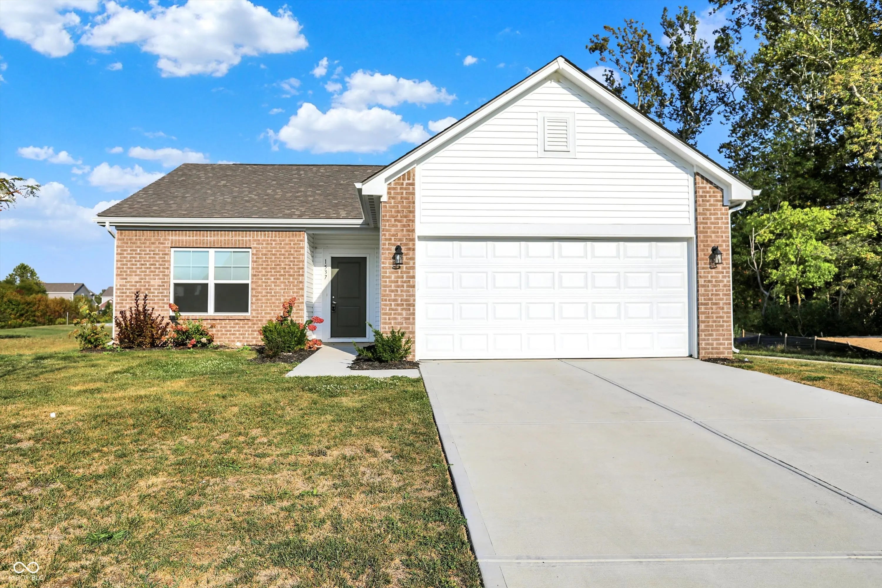 1537 N Clearwater Drive, Greenfield