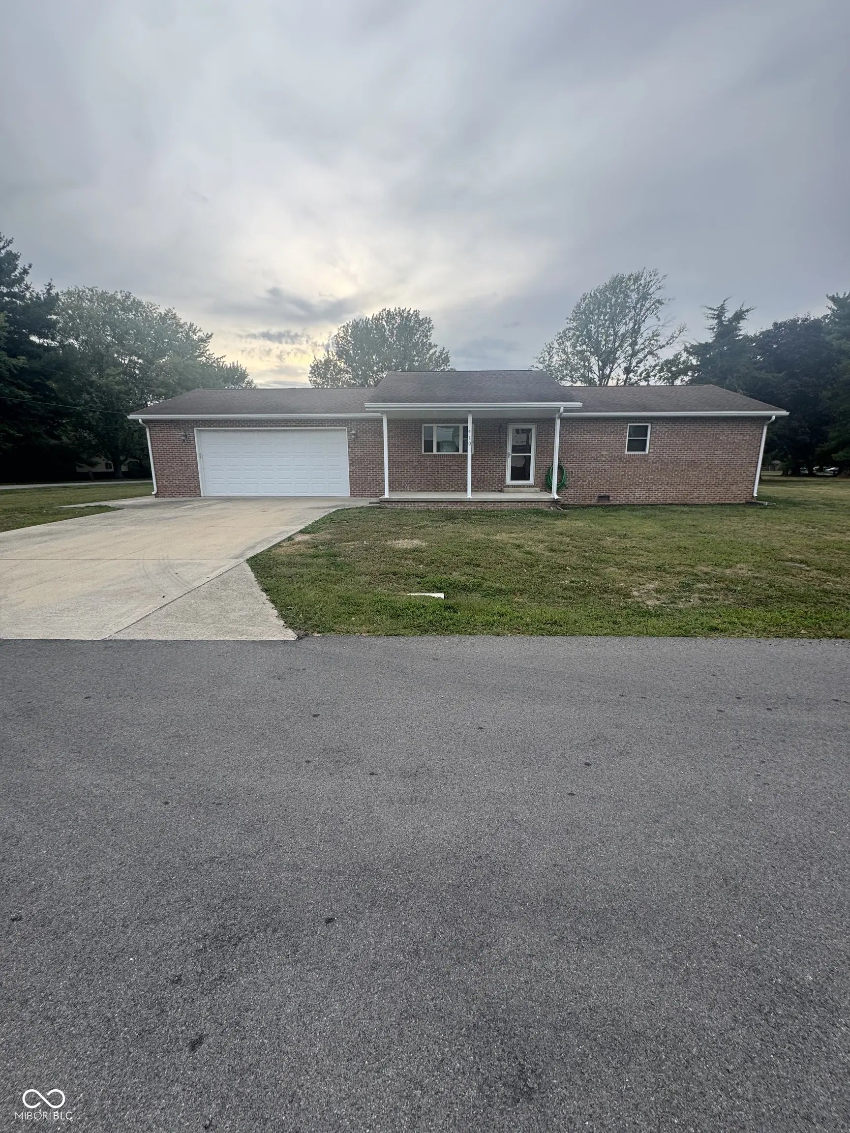410 S 1st Street, Kingman