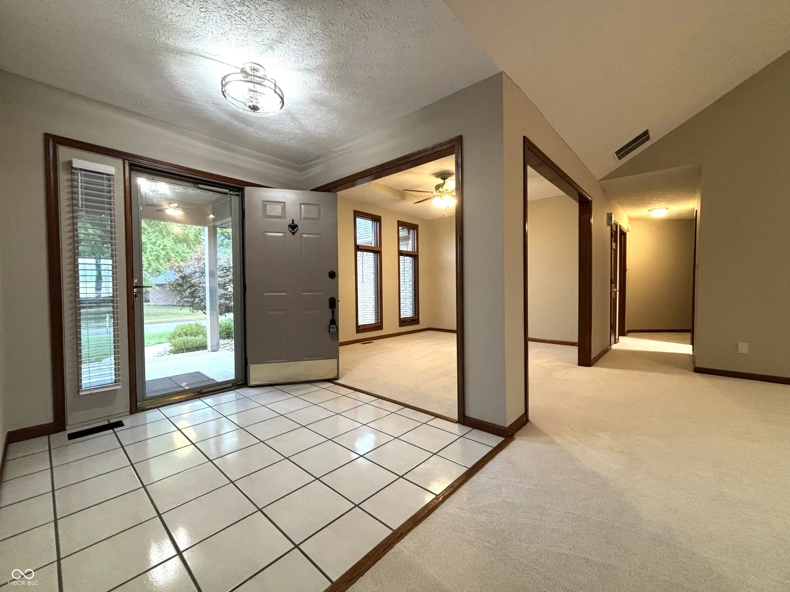828 Saint Andrews Drive, Avon