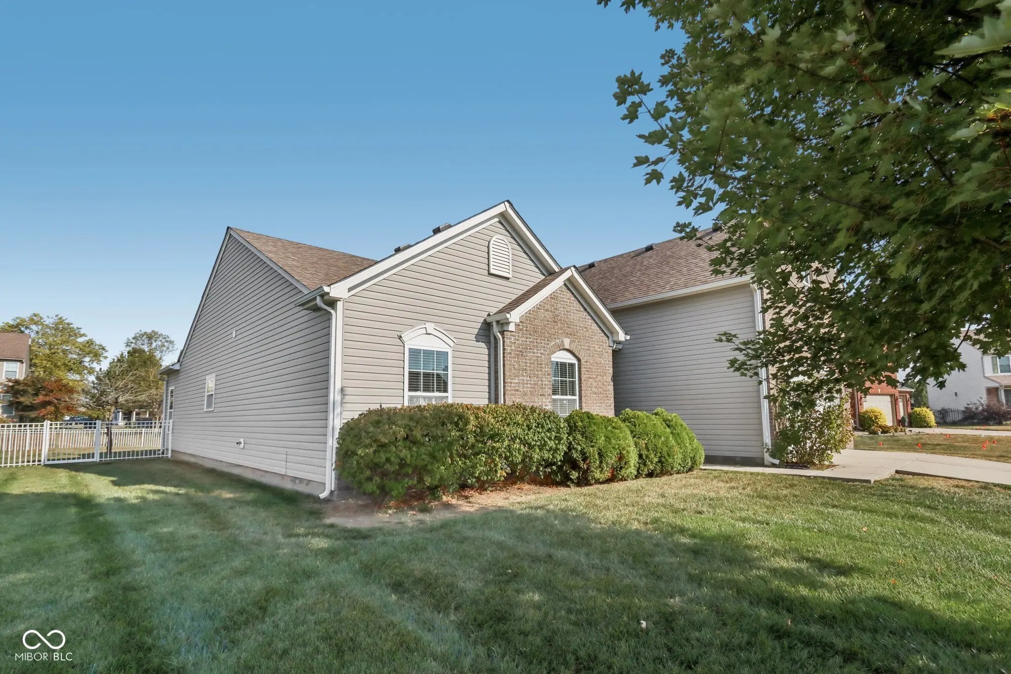 1300 Charleston Court, Avon