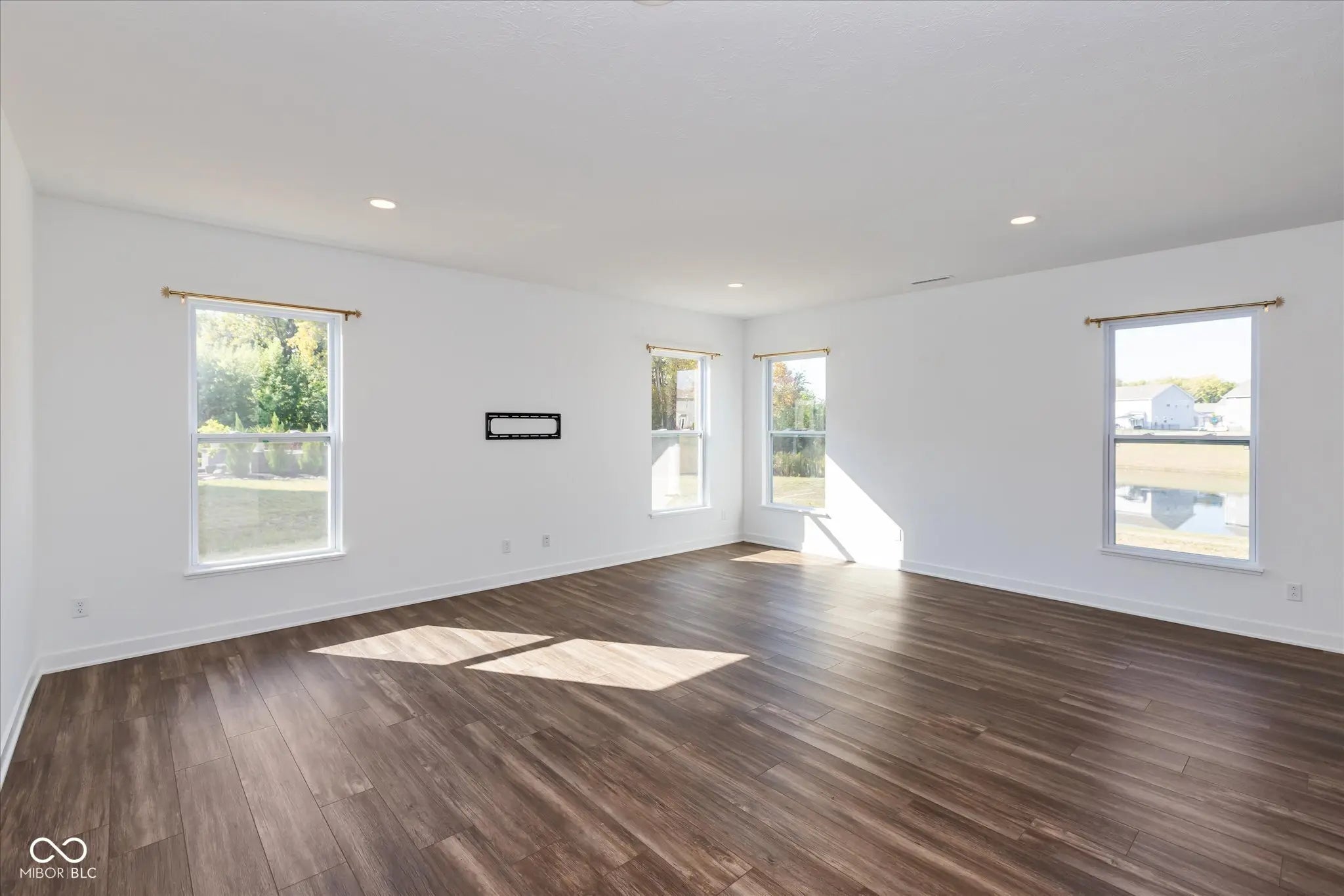 130 Overston Court, Cicero