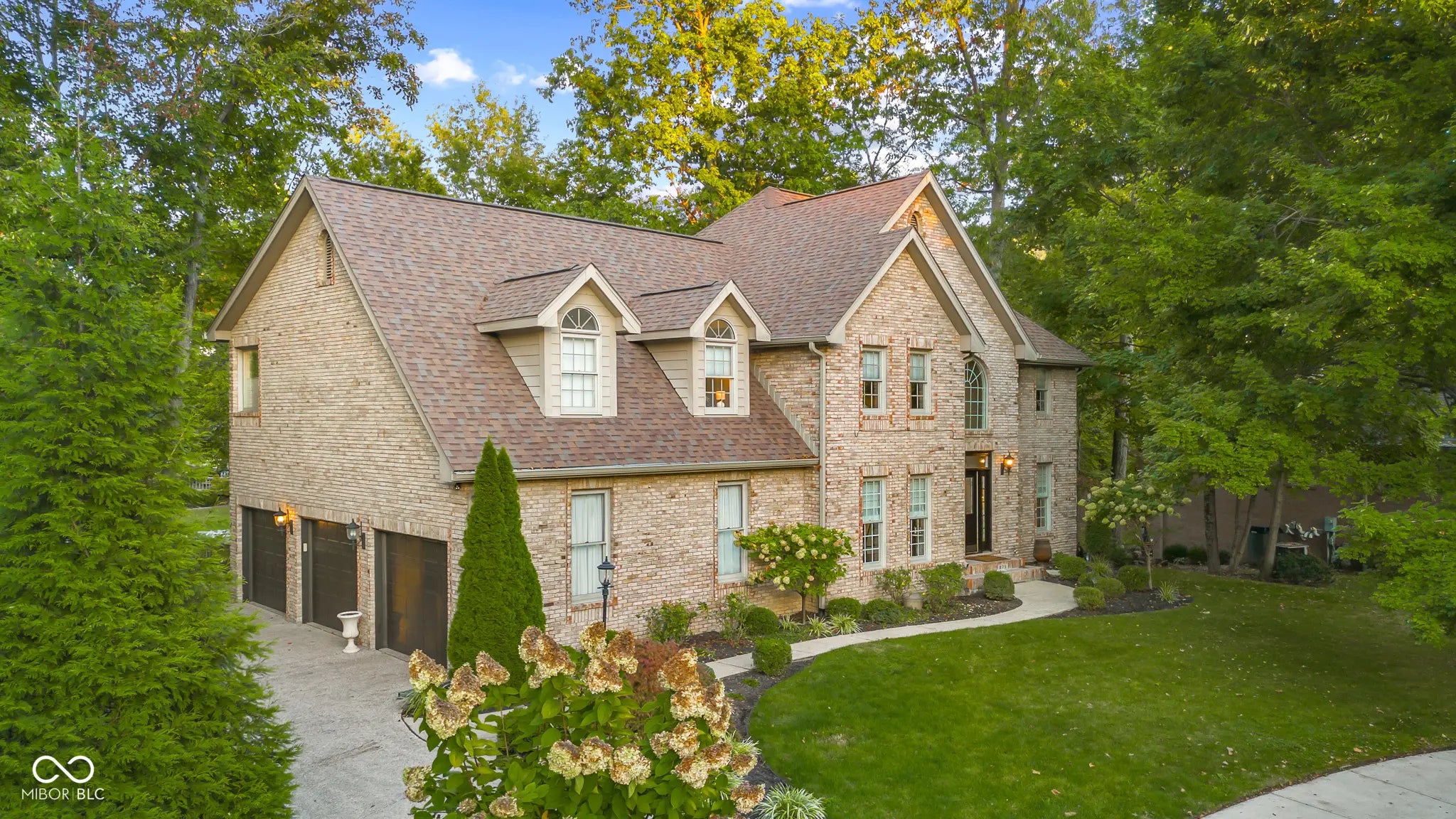 875 Baywood Court, Columbus