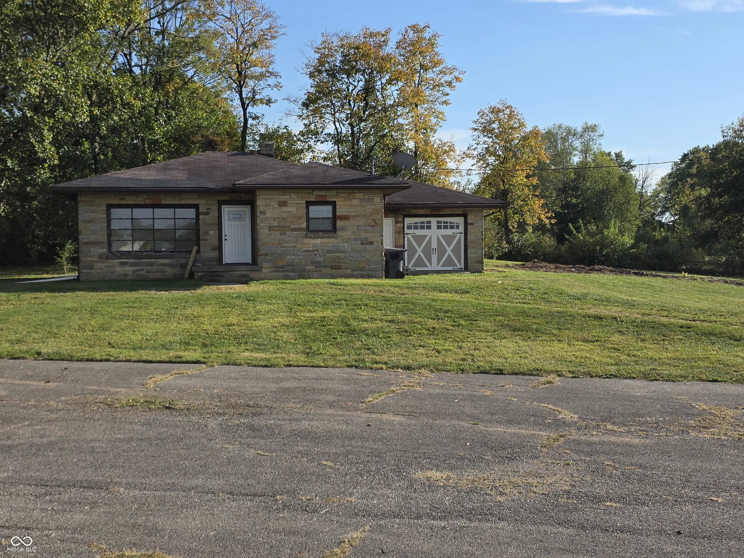 Photo of 2919 W State Road 252 Trafalgar, IN 46181
