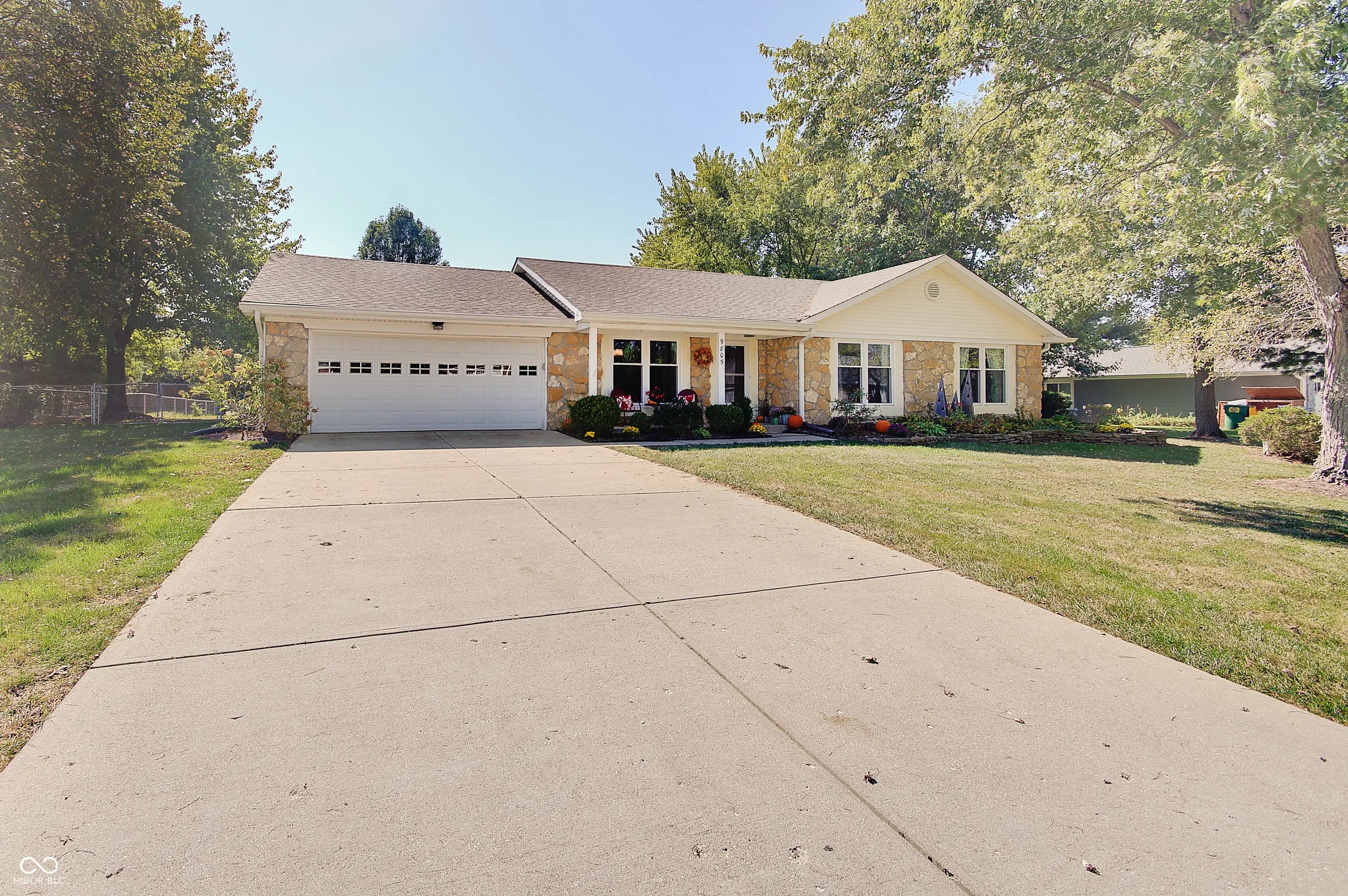 Photo of 9805 Lakewood Drive Zionsville, IN 46077
