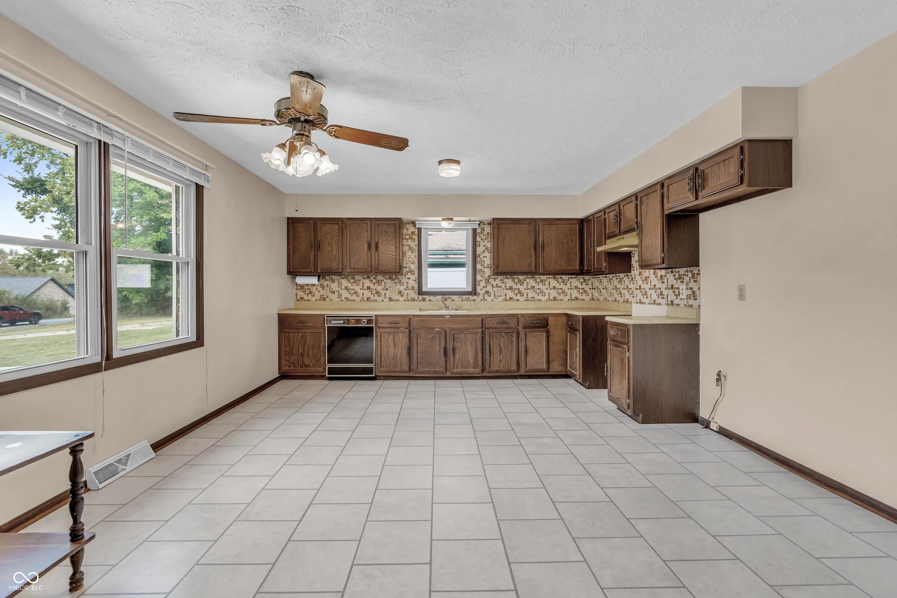817 N Peterman Road, Greenwood