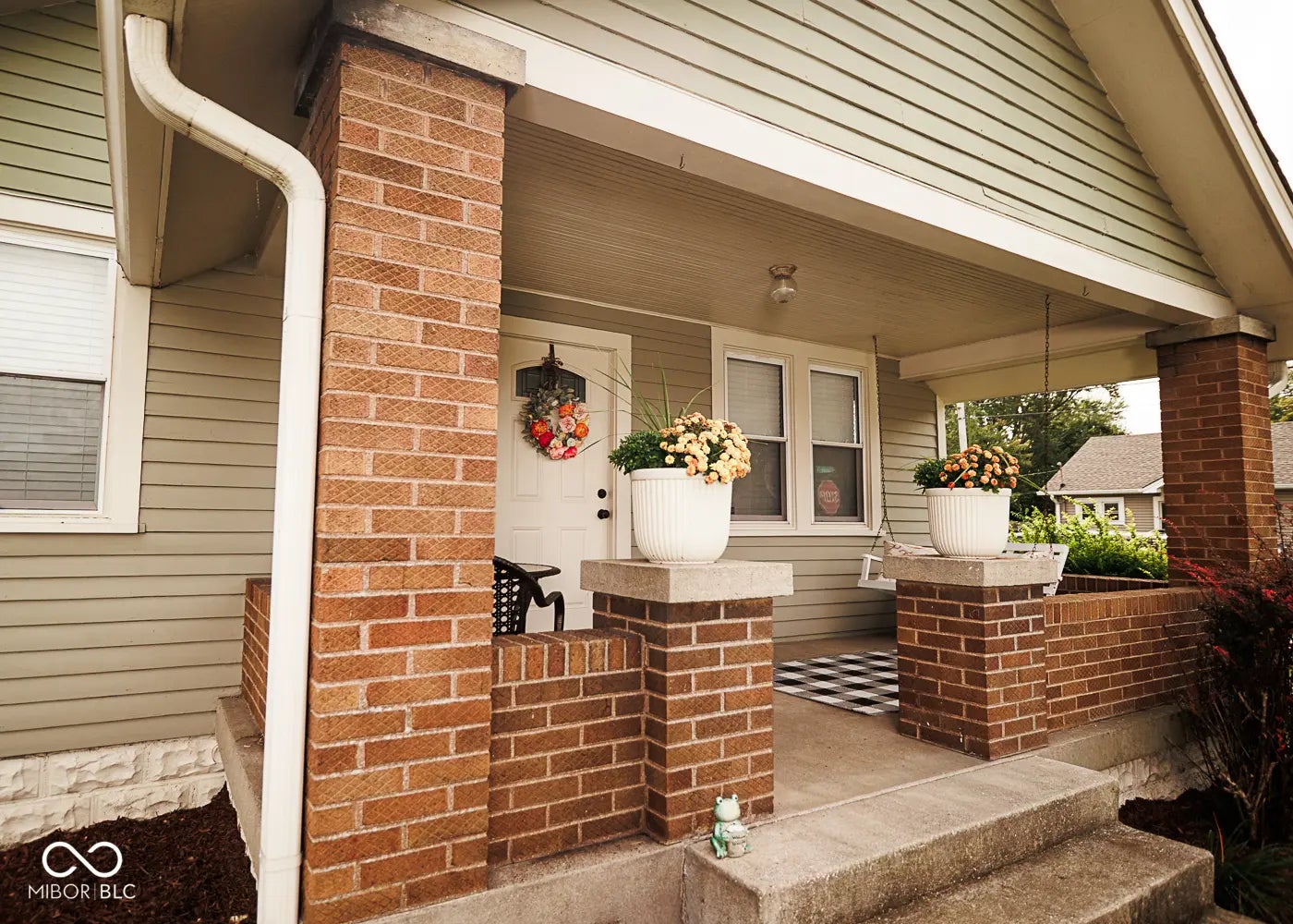 901 E Castle Avenue, Indianapolis