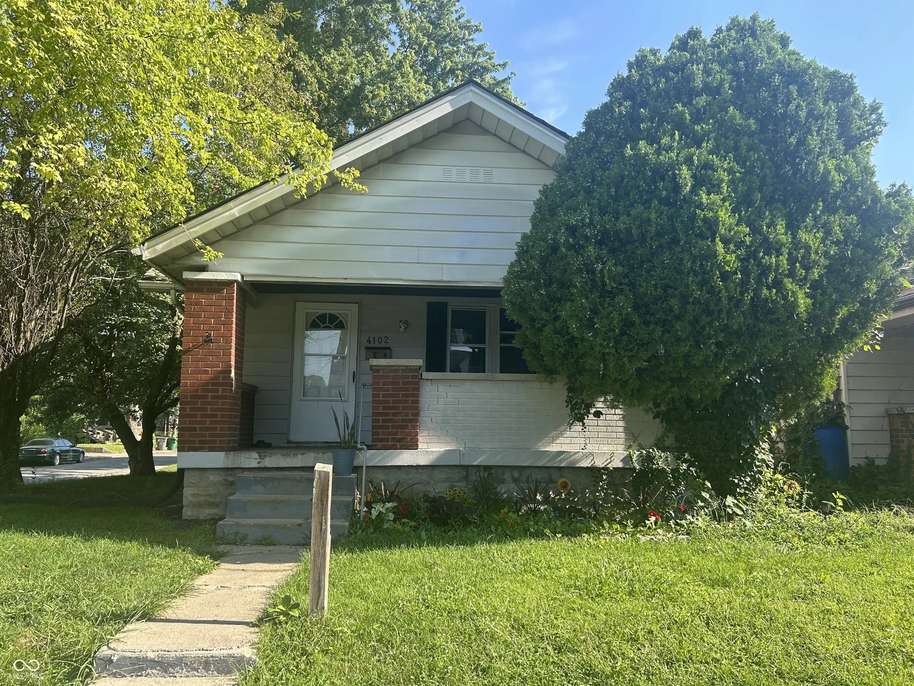 4102 E 11th Street, Indianapolis