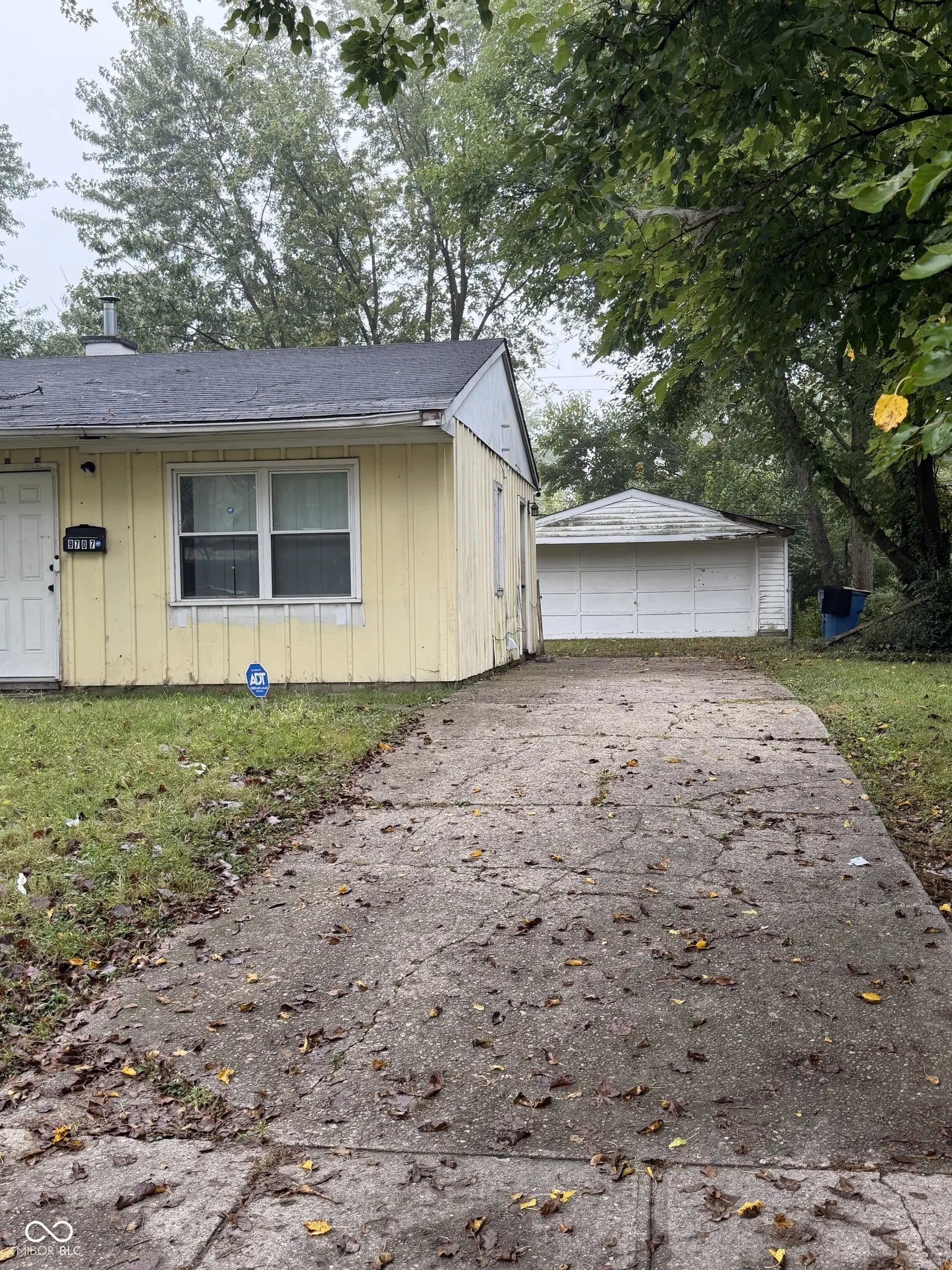 9707 E 39th Street, Indianapolis