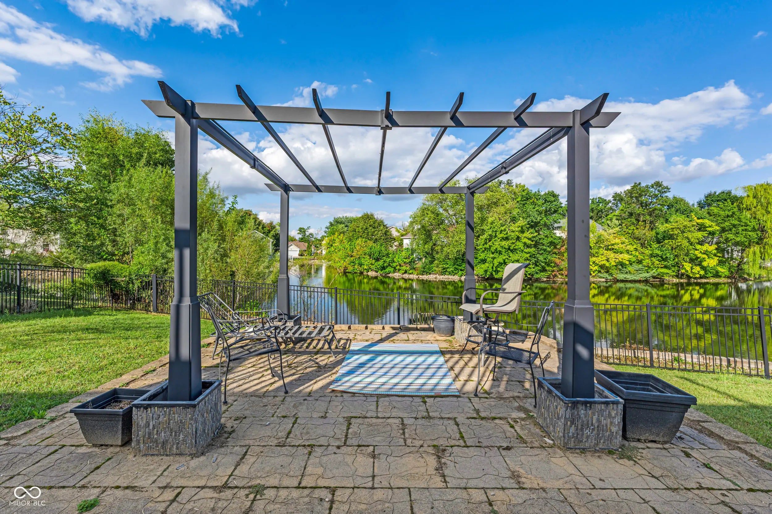 8021 Cardinal Cove W, Indianapolis