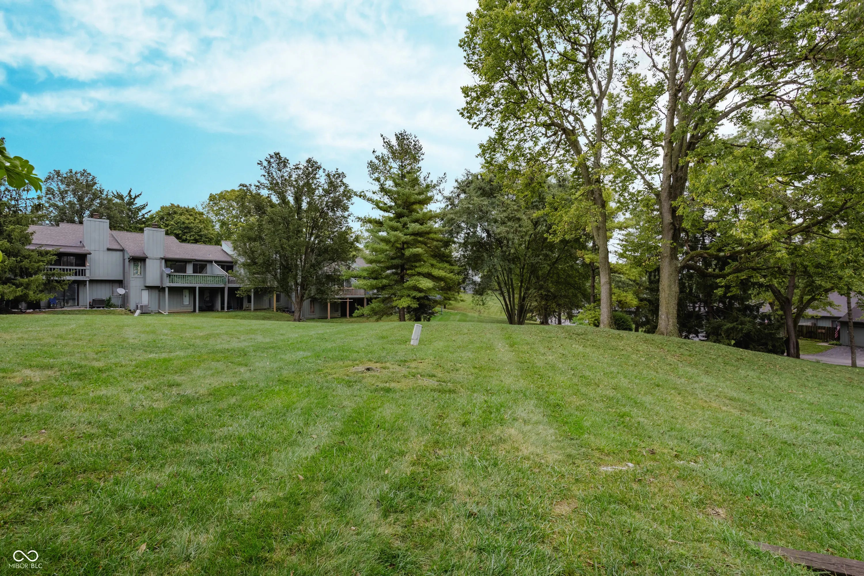 4965 Hawthorne Way, Avon