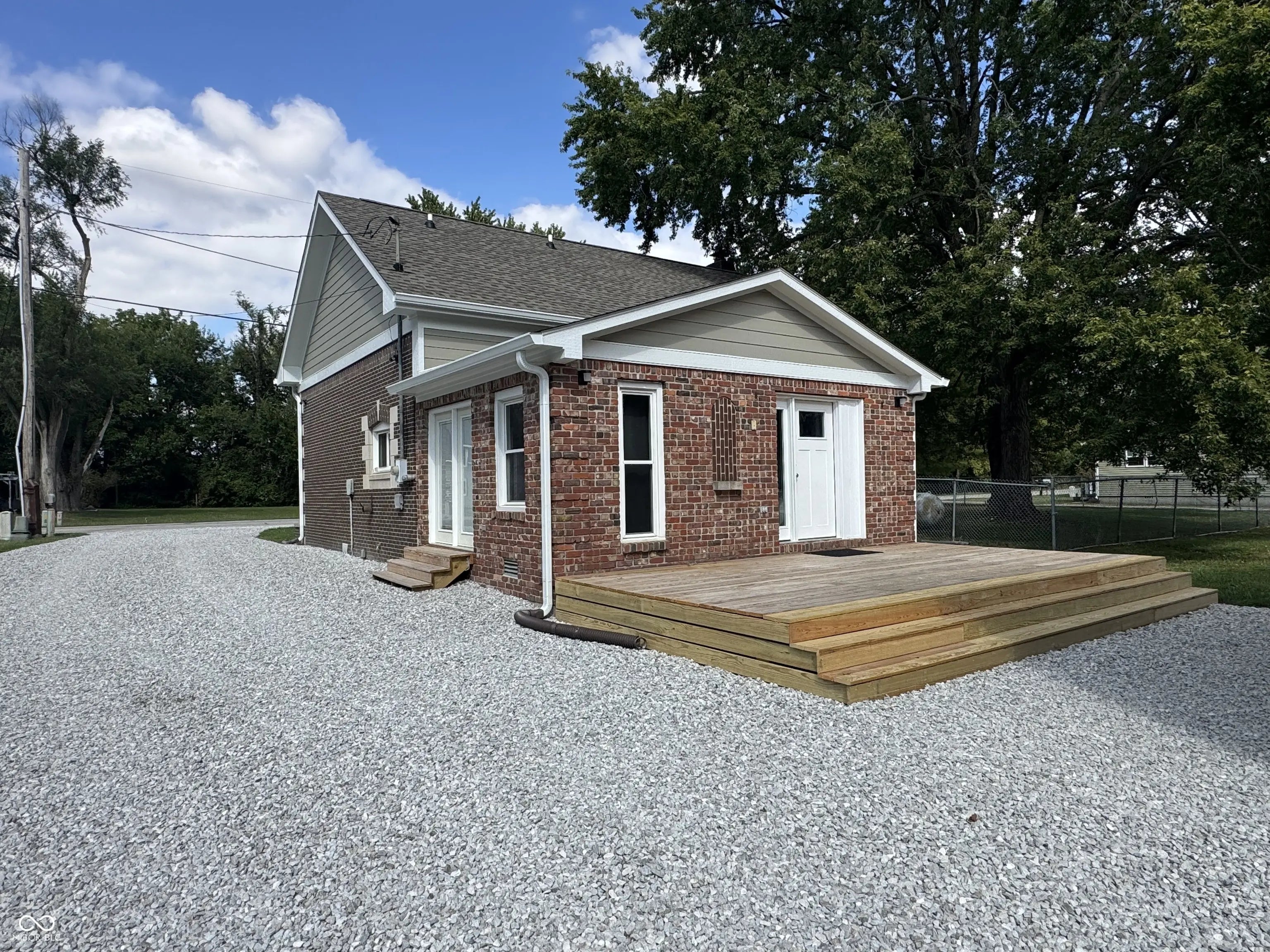 307 W Pierce Street, Whitestown