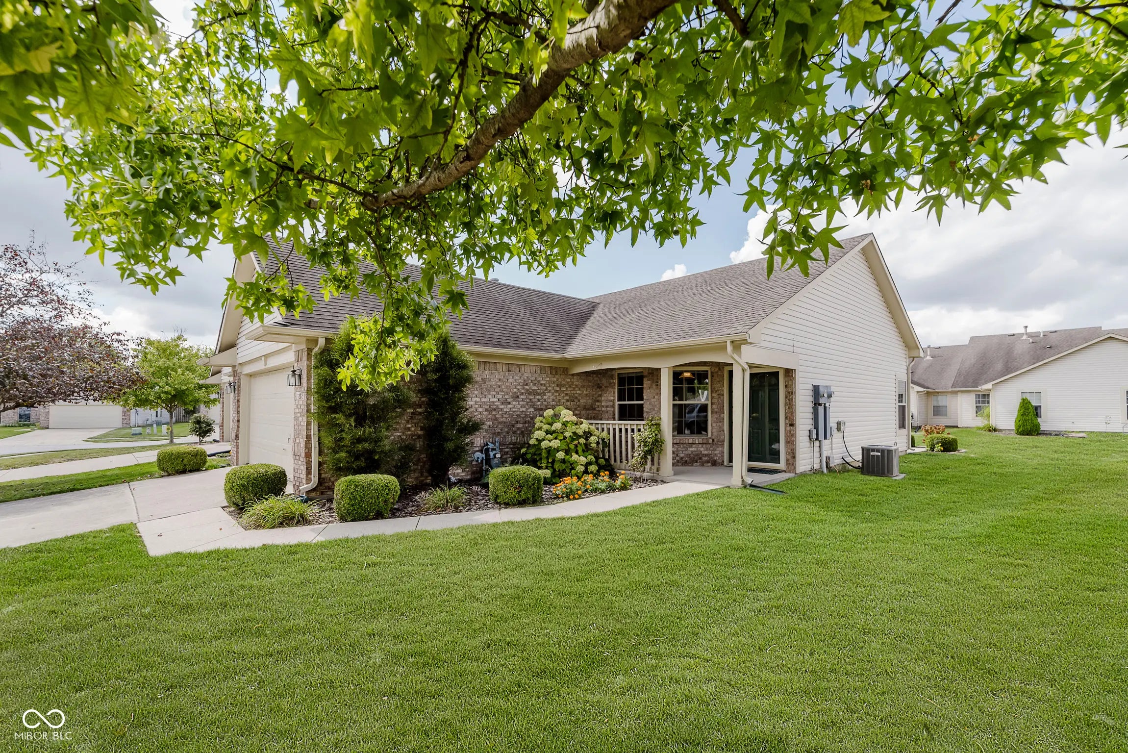 Photo of 1202 Whittington Drive Brownsburg, IN 46112
