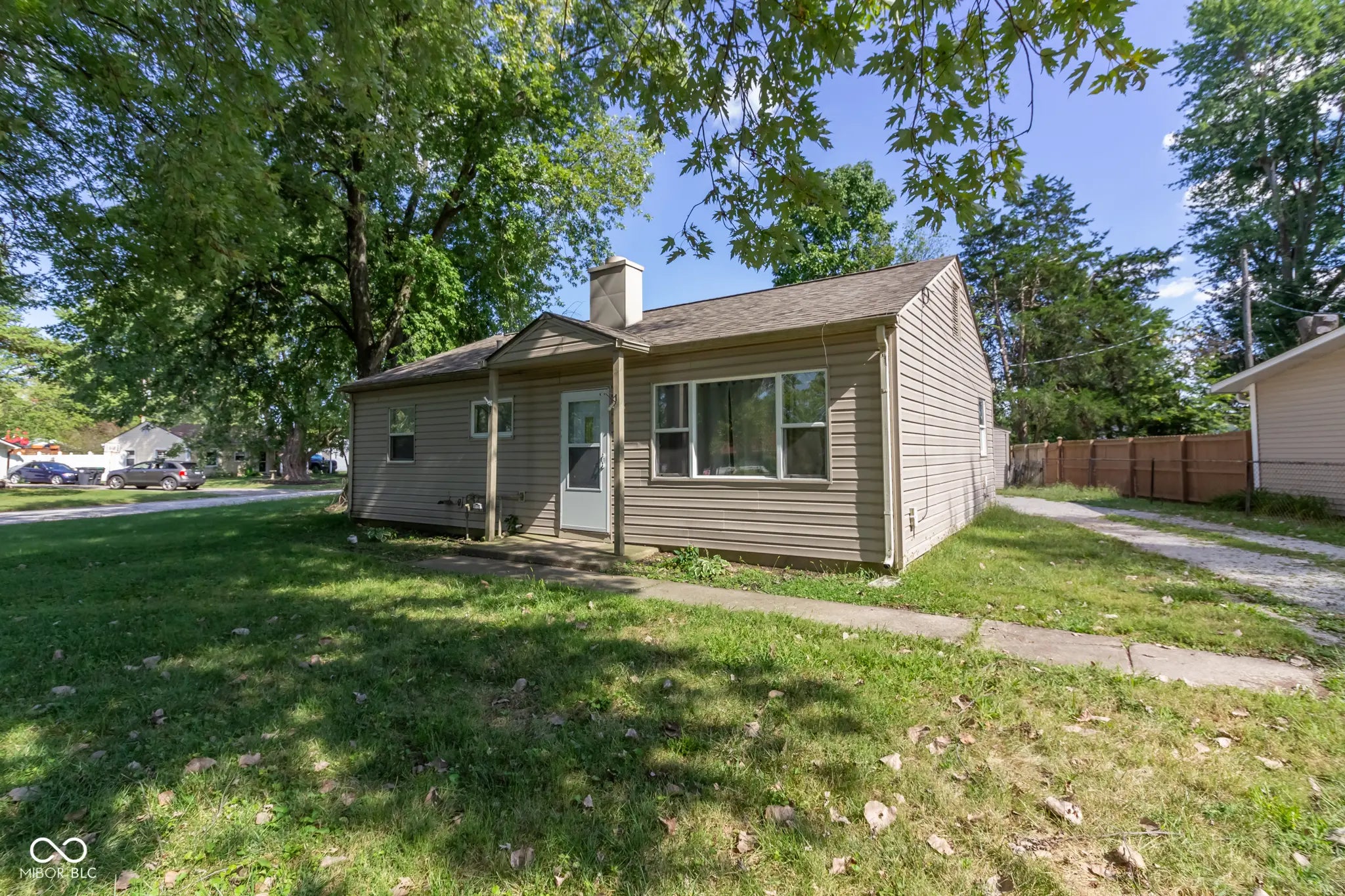 Photo of 19 Lynwood Drive Whiteland, IN 46184