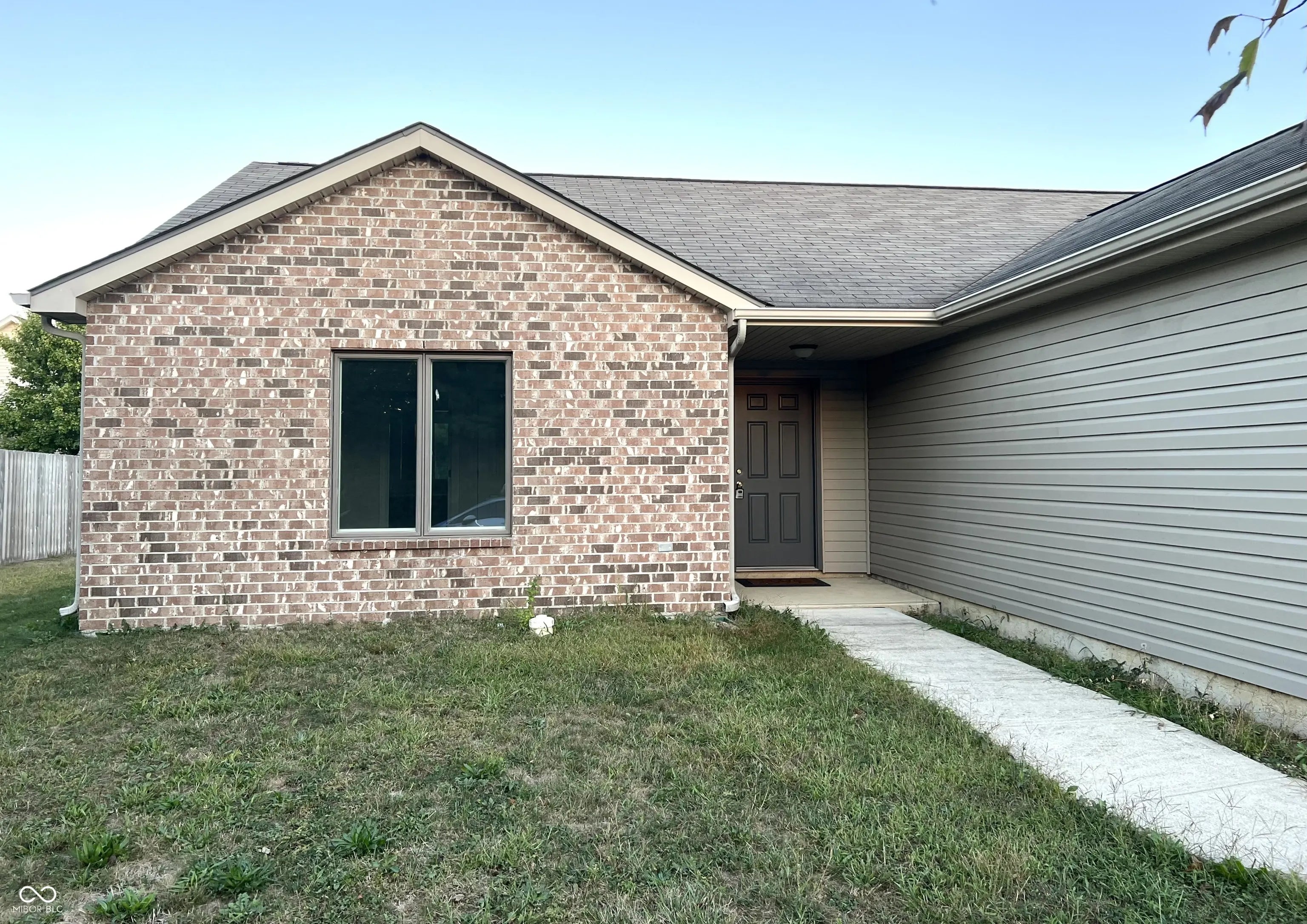 1209 Half Moon Lane, Cicero
