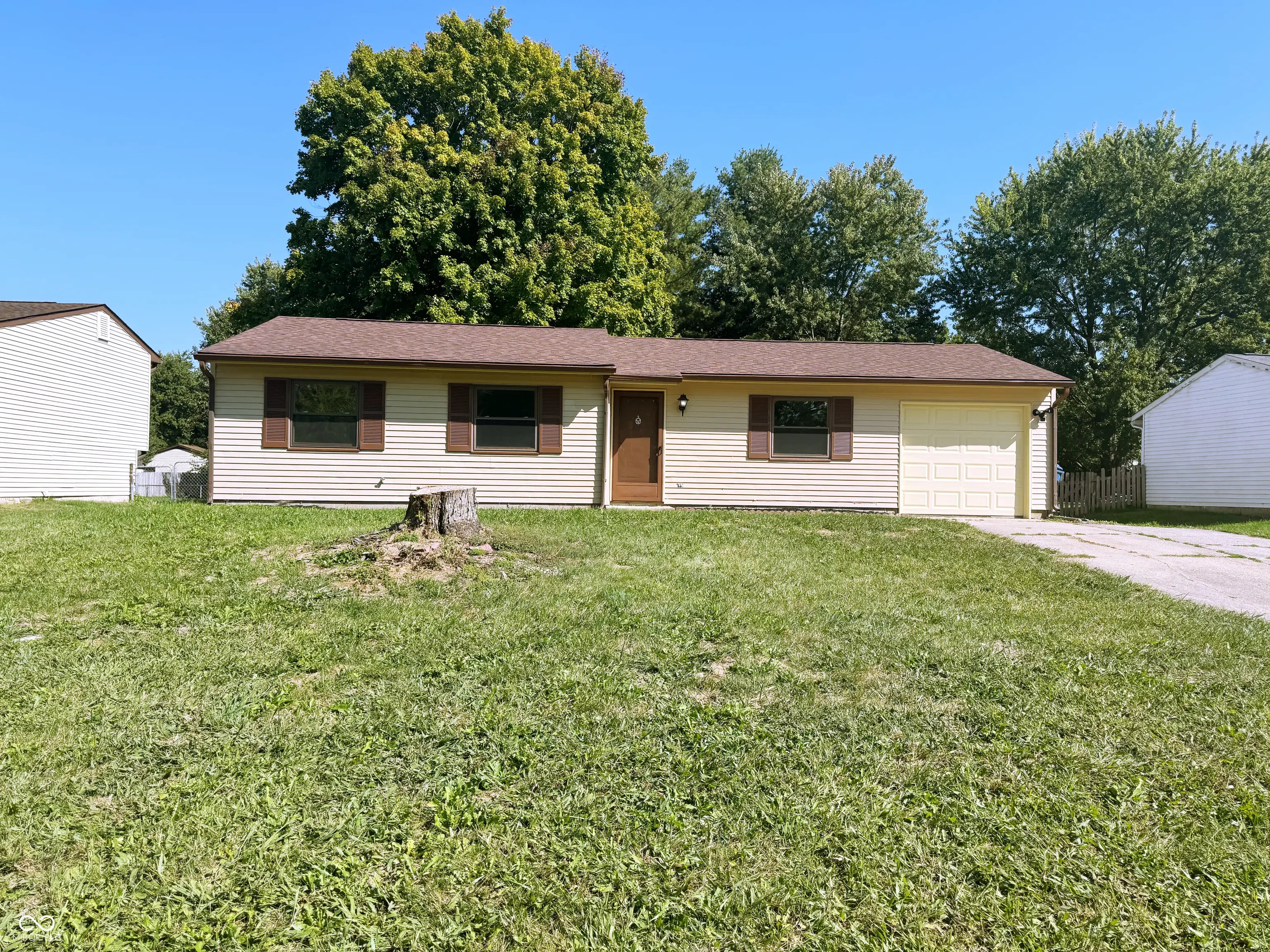1353 New Field Lane, Indianapolis