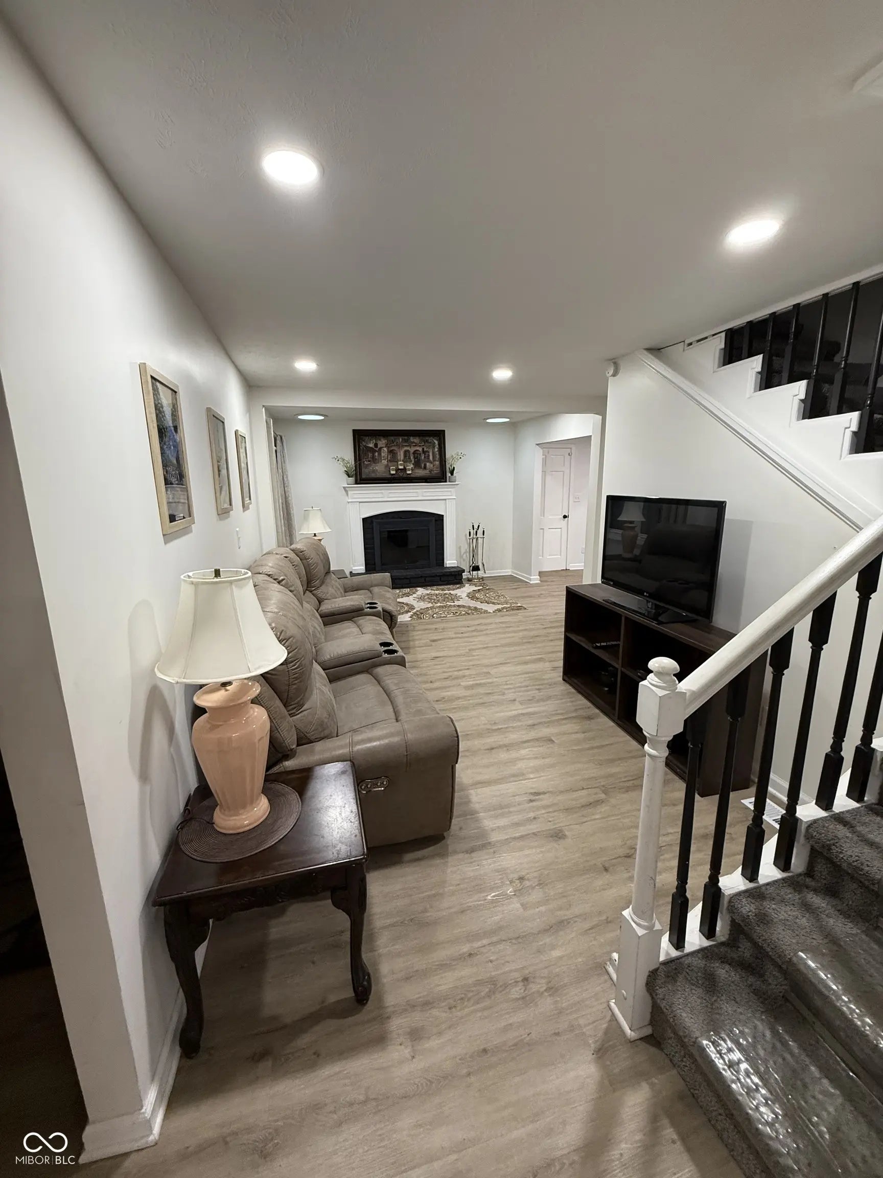4611 Ashwood Drive MLS 22065353 Avery Woods Estates photo 4