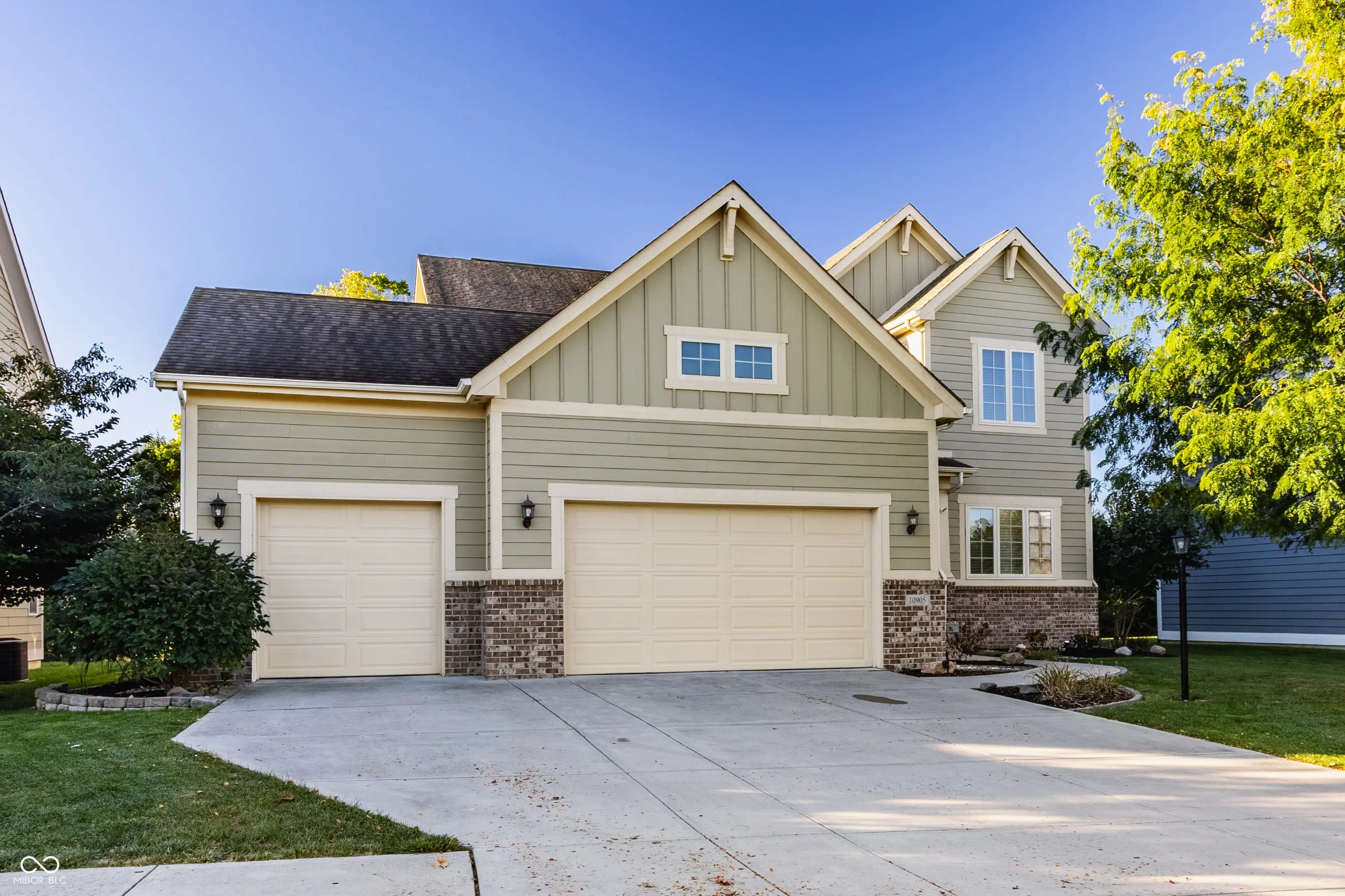 Photo of 10905 Blooming Orchard Drive Fishers, IN 46038