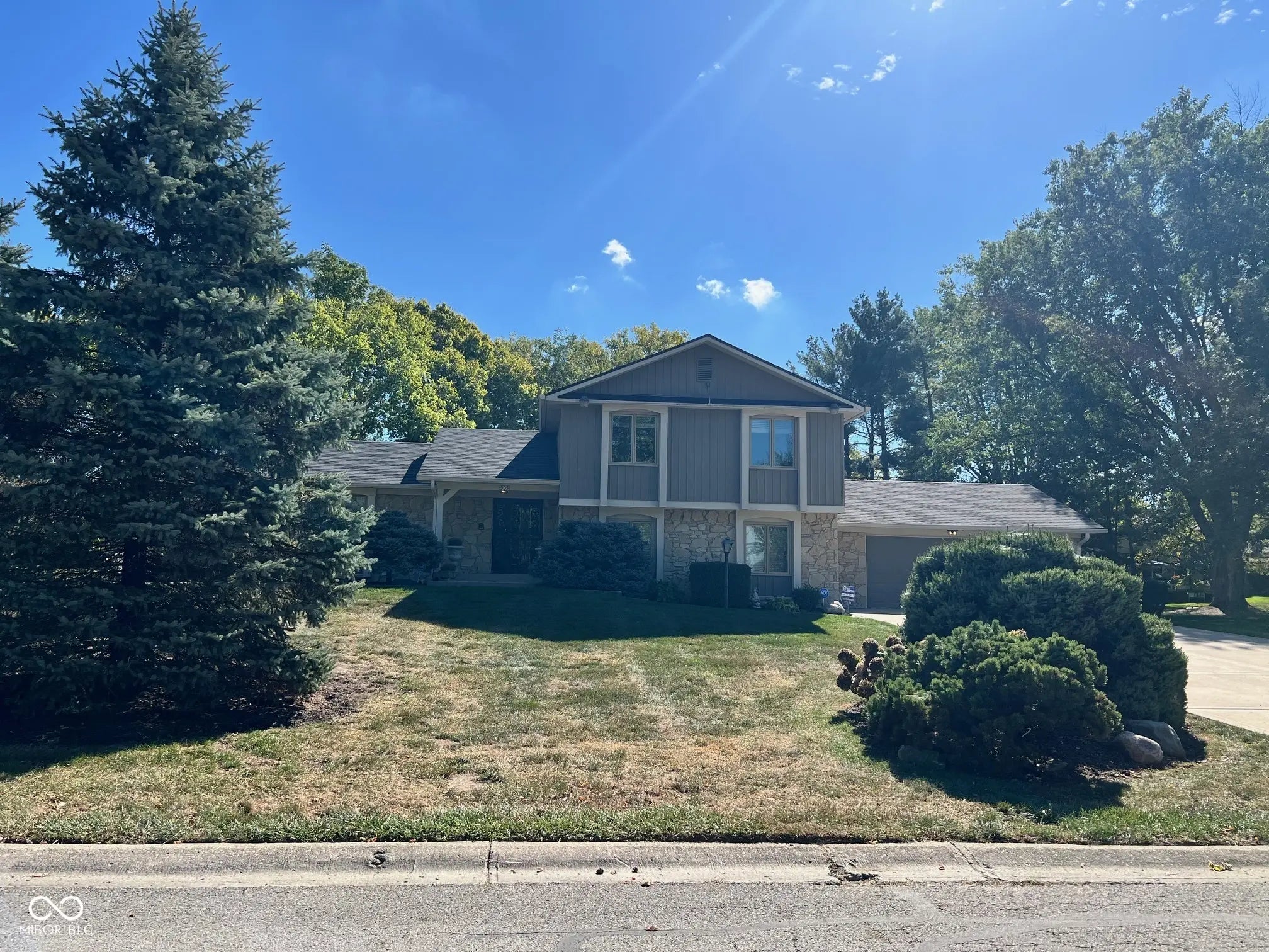 Photo of 905 E Greyhound Pass Carmel, IN 46032