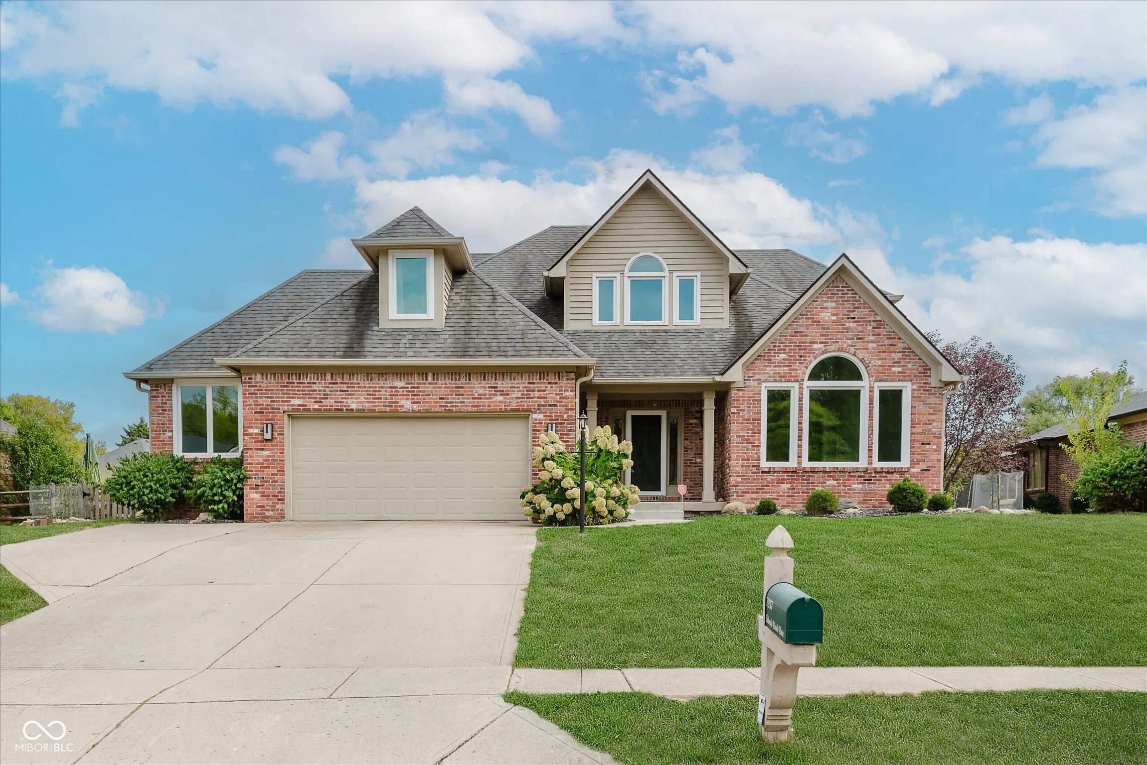 7237 Lakeside Woods Drive, Indianapolis