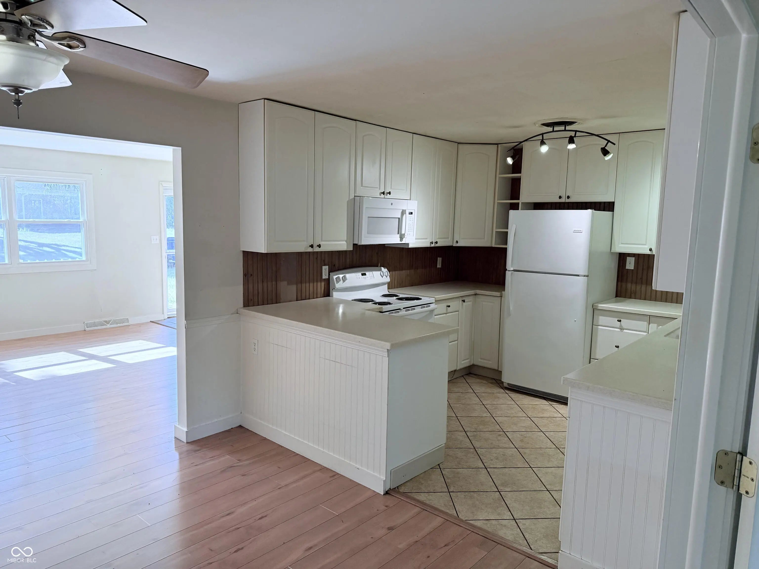 7044 Tower Court, Indianapolis