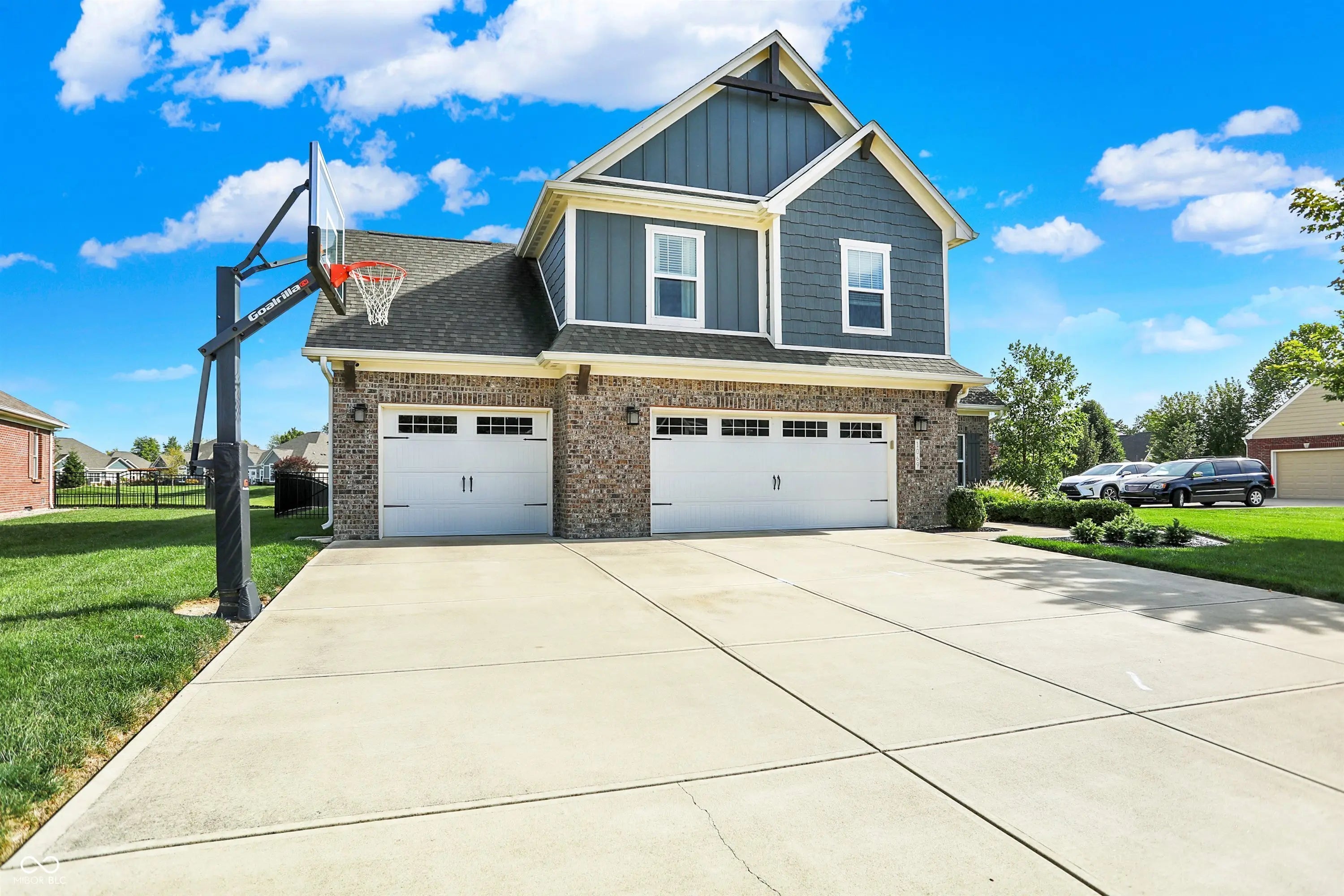 1069 Forest Glen Drive, Greenfield