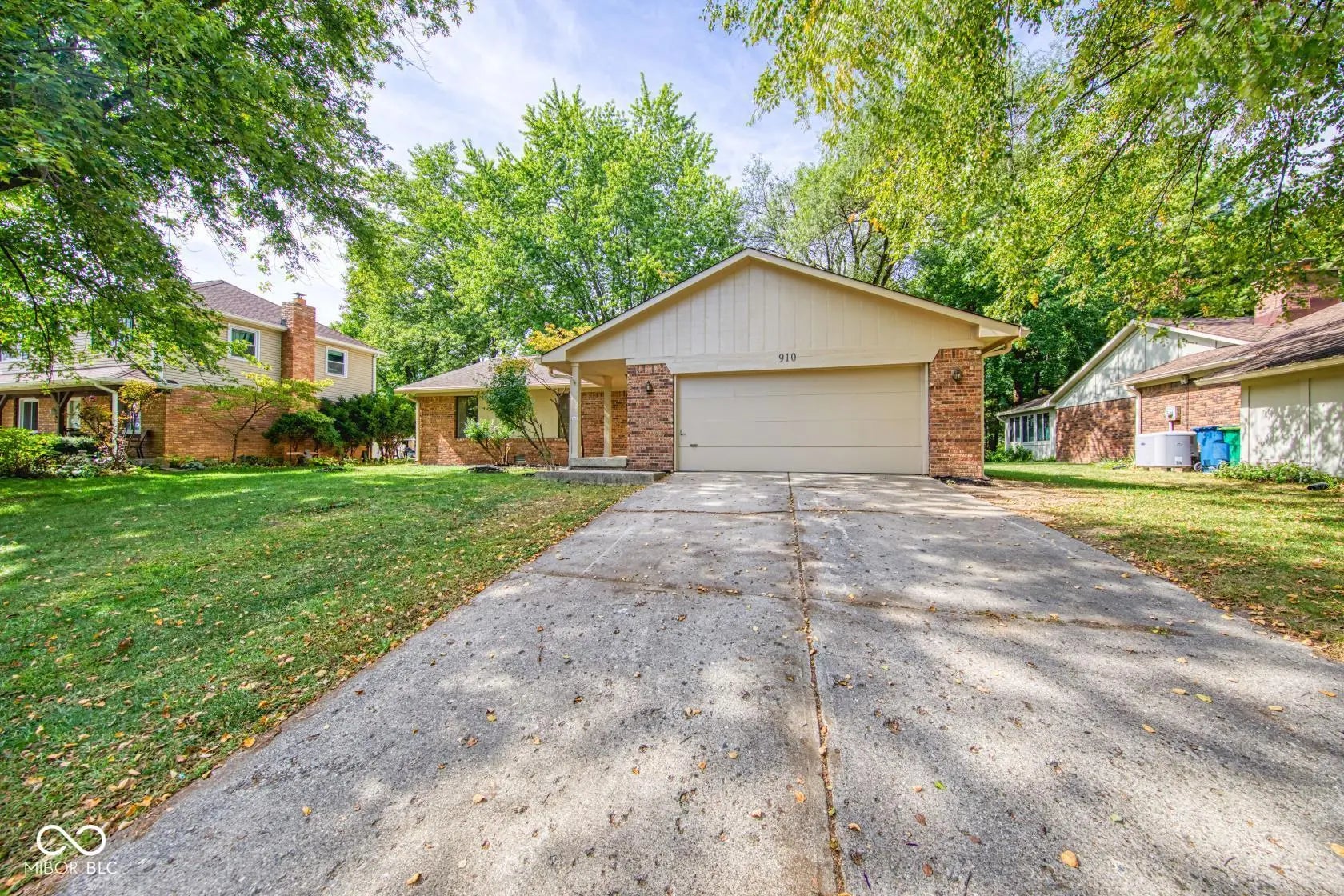910 Summitcrest Drive, Indianapolis
