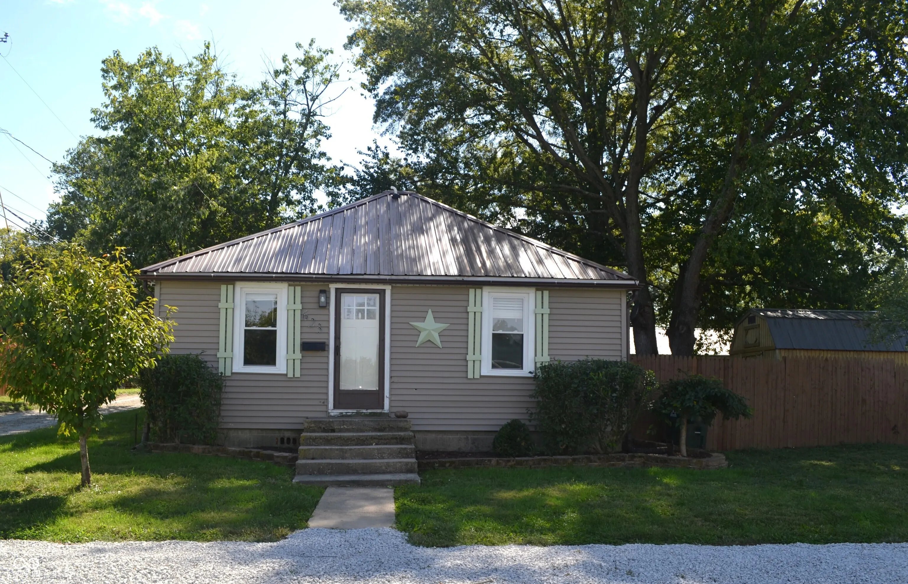 623 Locust Street, Hope