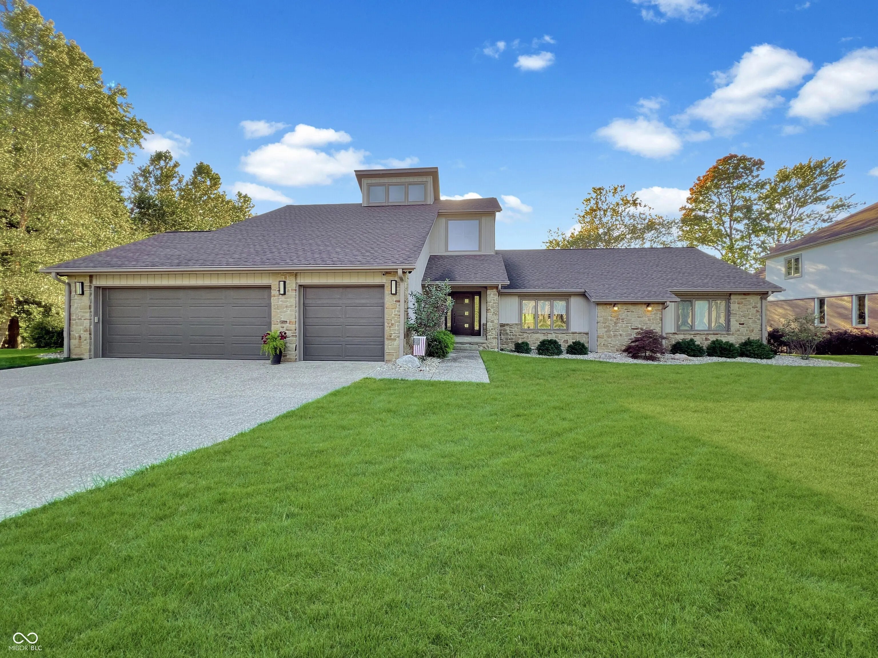 1040 Champion Court, Columbus