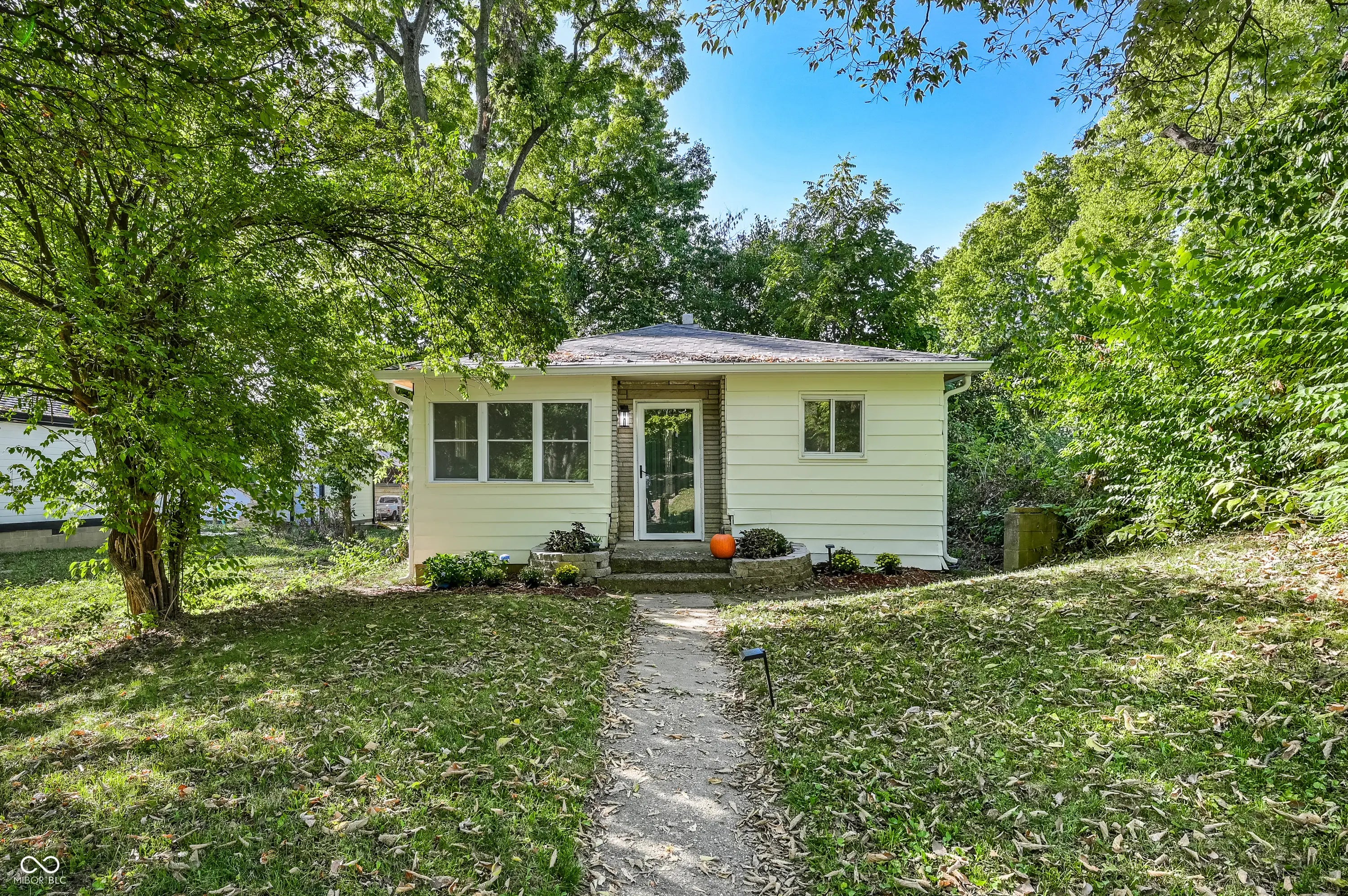 1229 W 33rd Street, Indianapolis