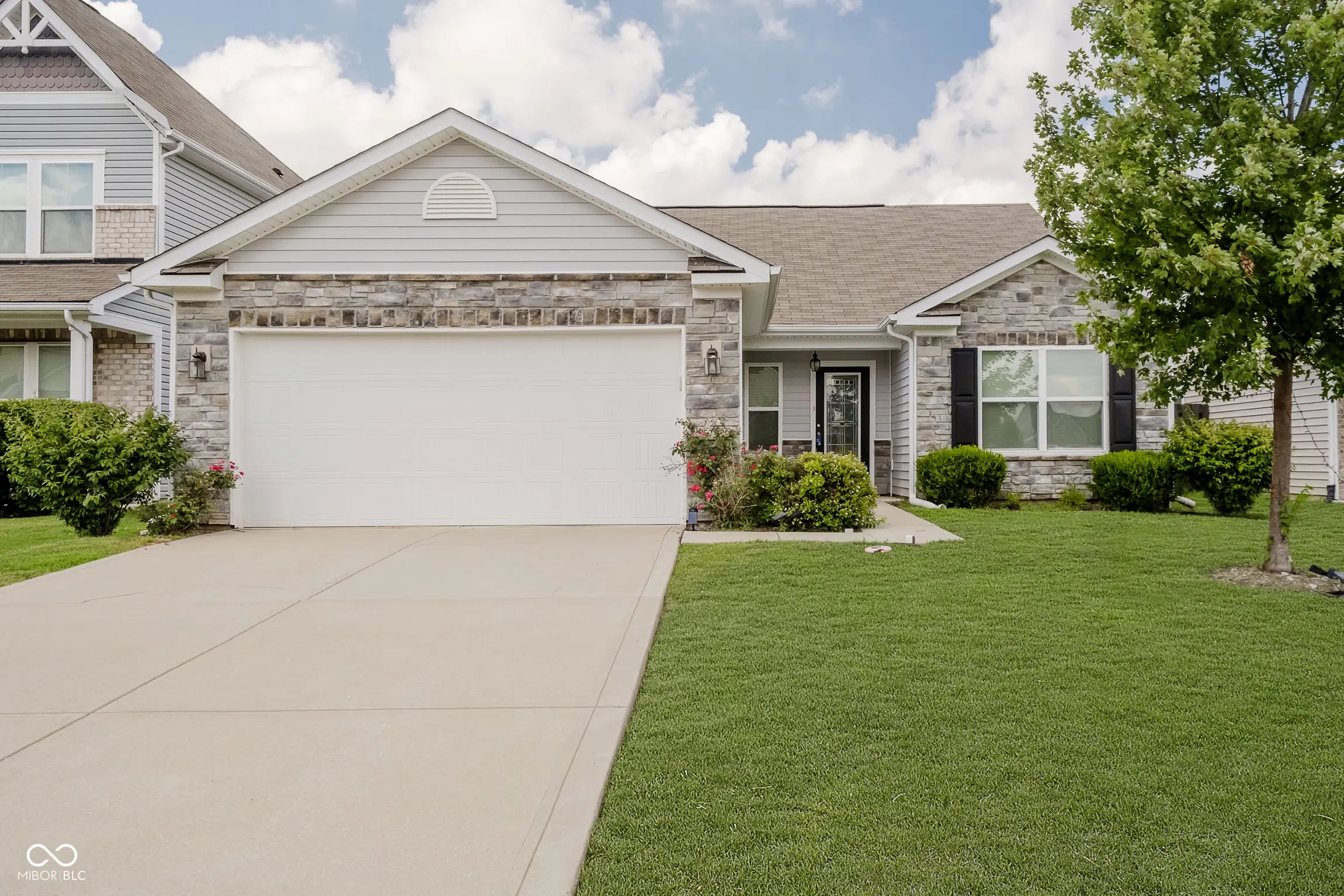5792 Waterstone Way, Whitestown