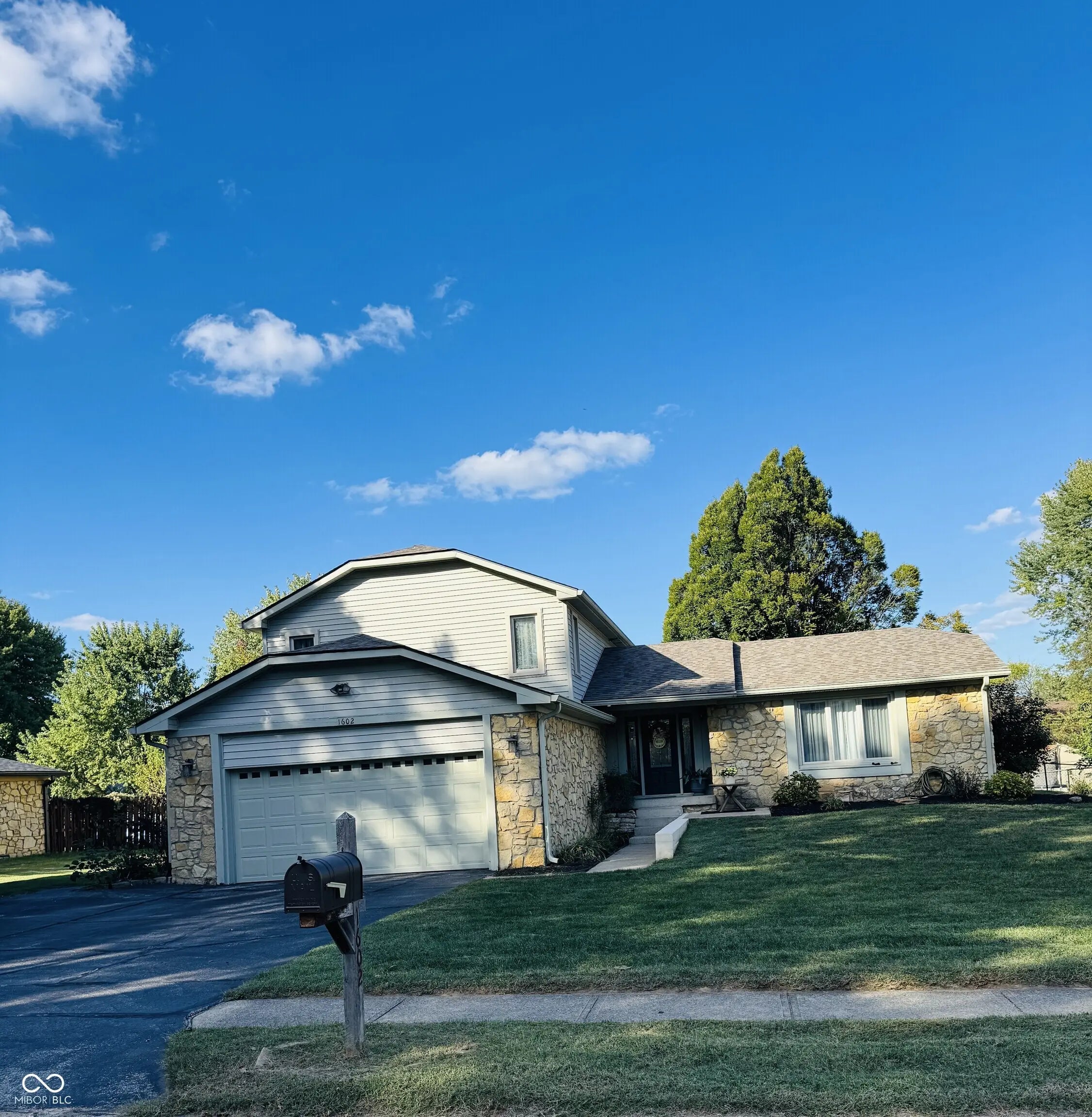 1602 Friendship Drive, Indianapolis