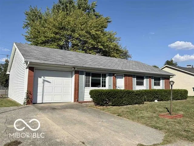 2704 W Brookfield Drive, Muncie