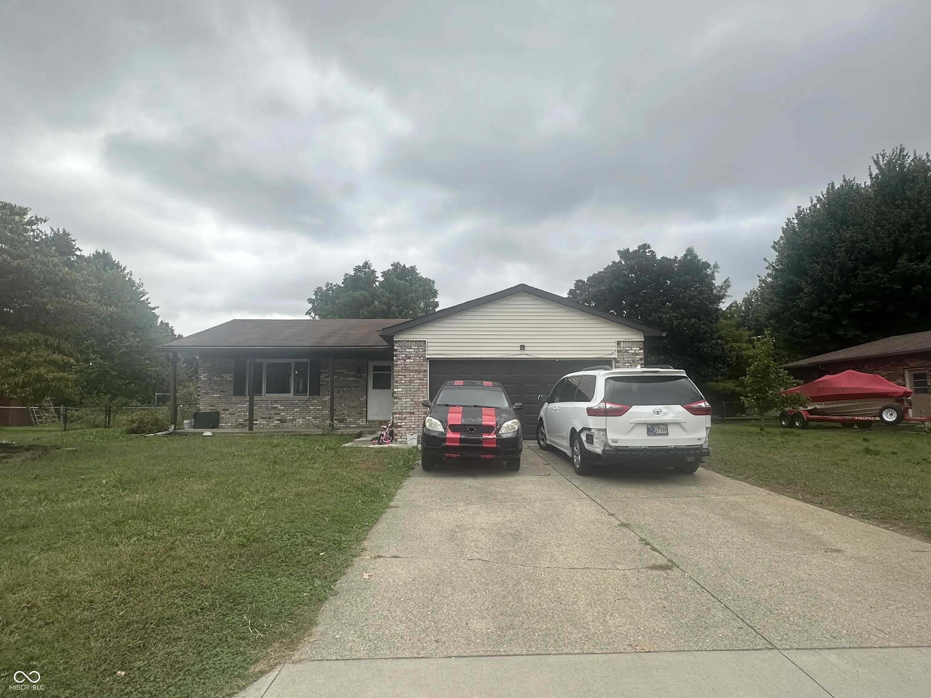 1225 Apple Valley Road, Greenwood