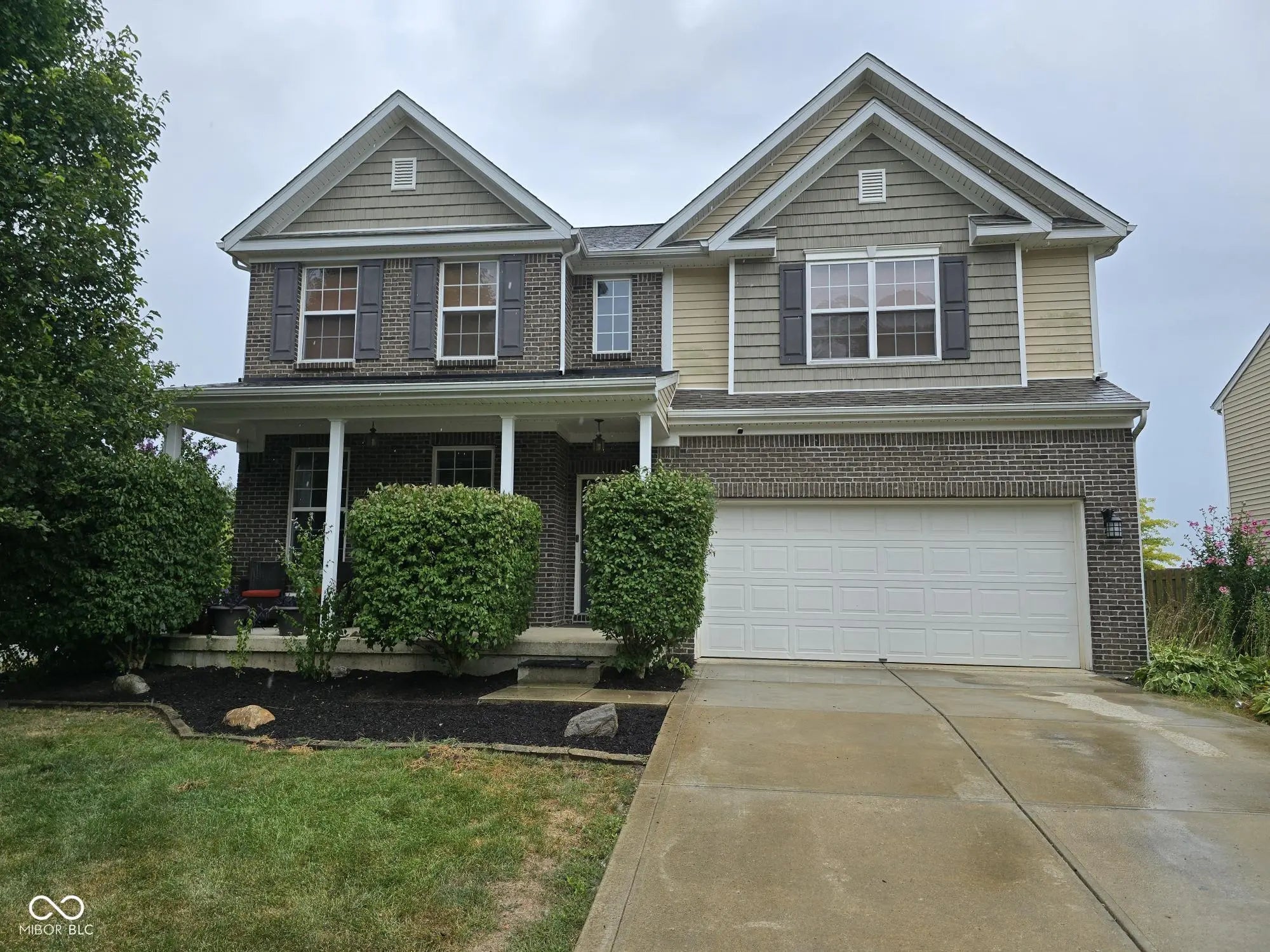 6091 Green Willow Road, Whitestown
