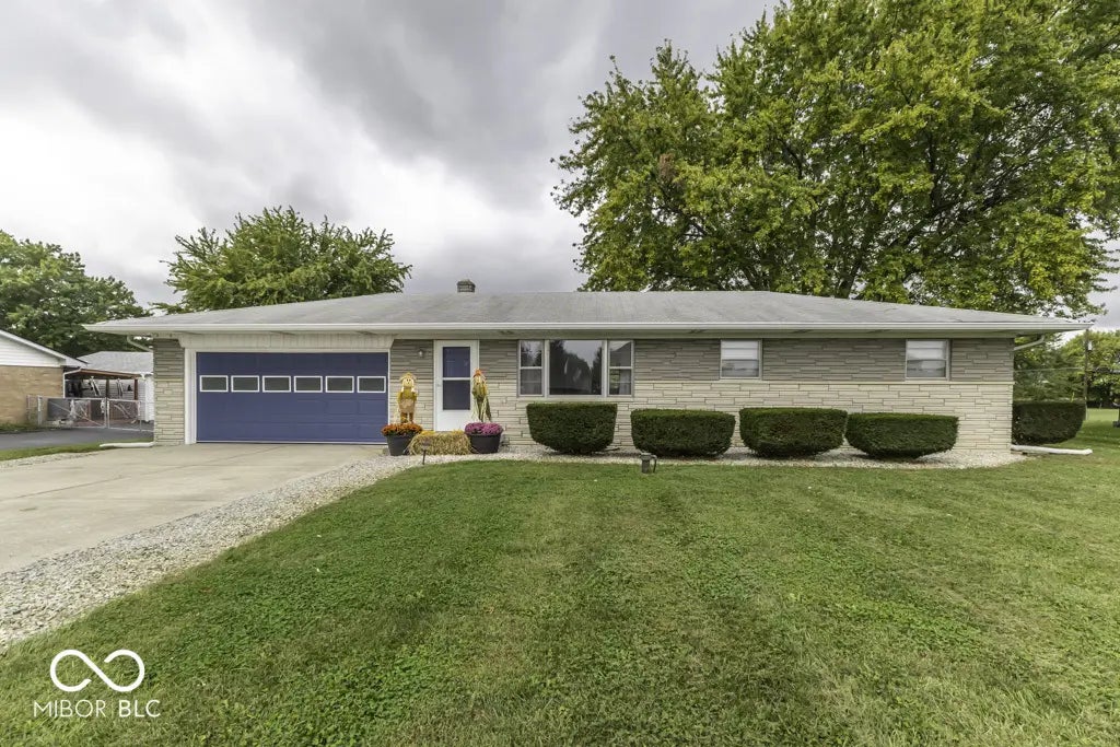 1832 Averitt Road, Greenwood