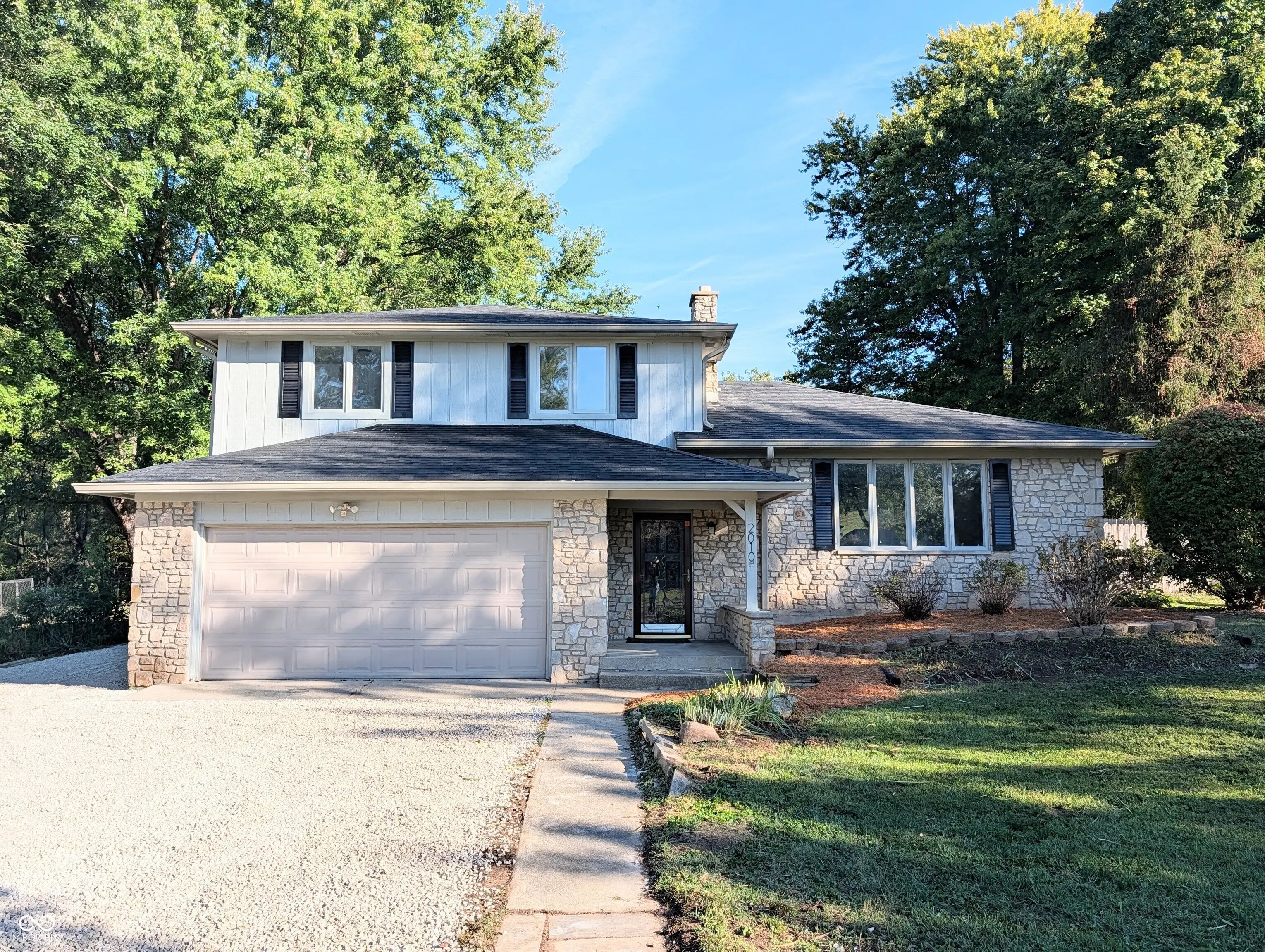 Photo of 2010 Plantation Lane Martinsville, IN 46151