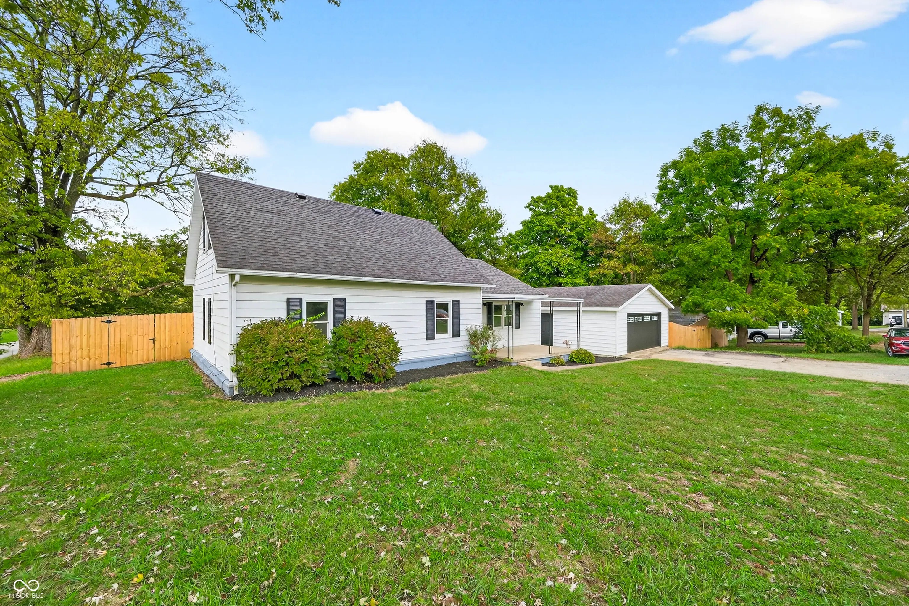 7951 S Nineveh Road, Nineveh