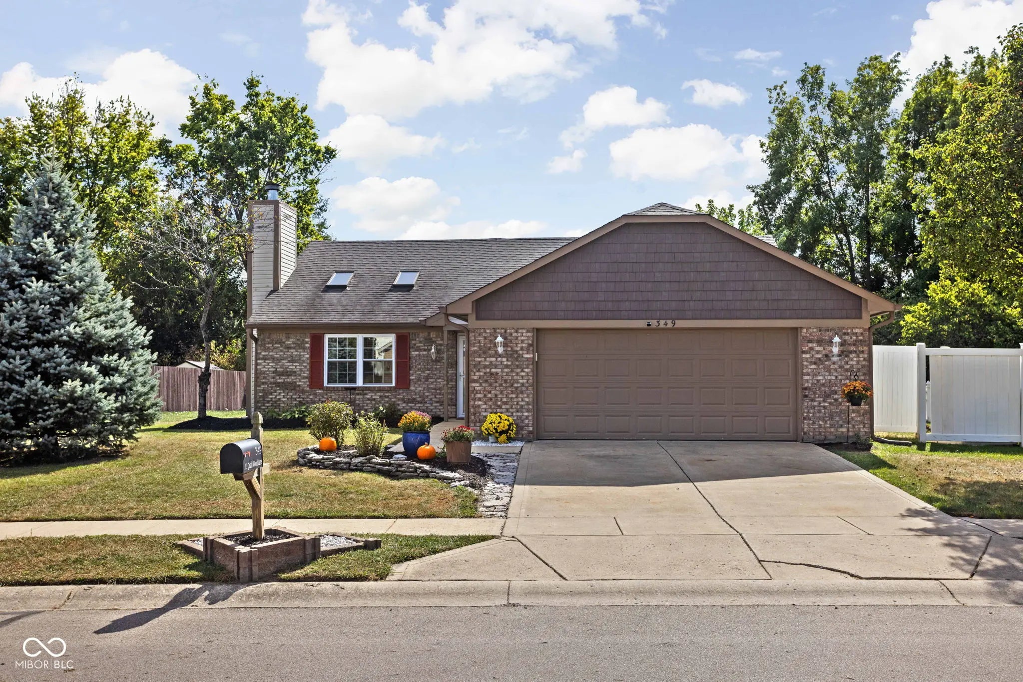 349 E Quail Wood Lane, Westfield
